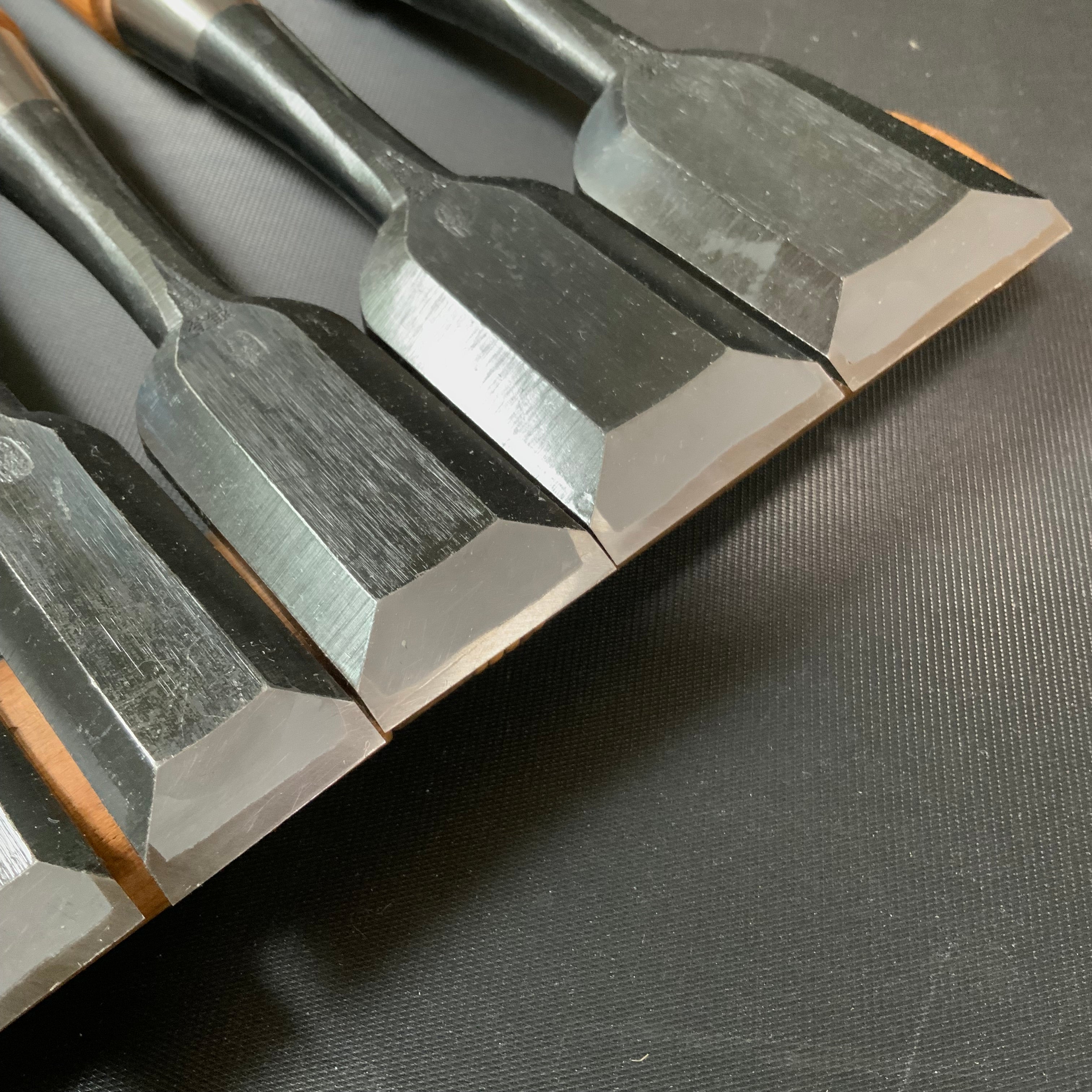 Yoshitaka Bench chisels set (Oirenomi)      /      義隆 追入組鑿  10本組