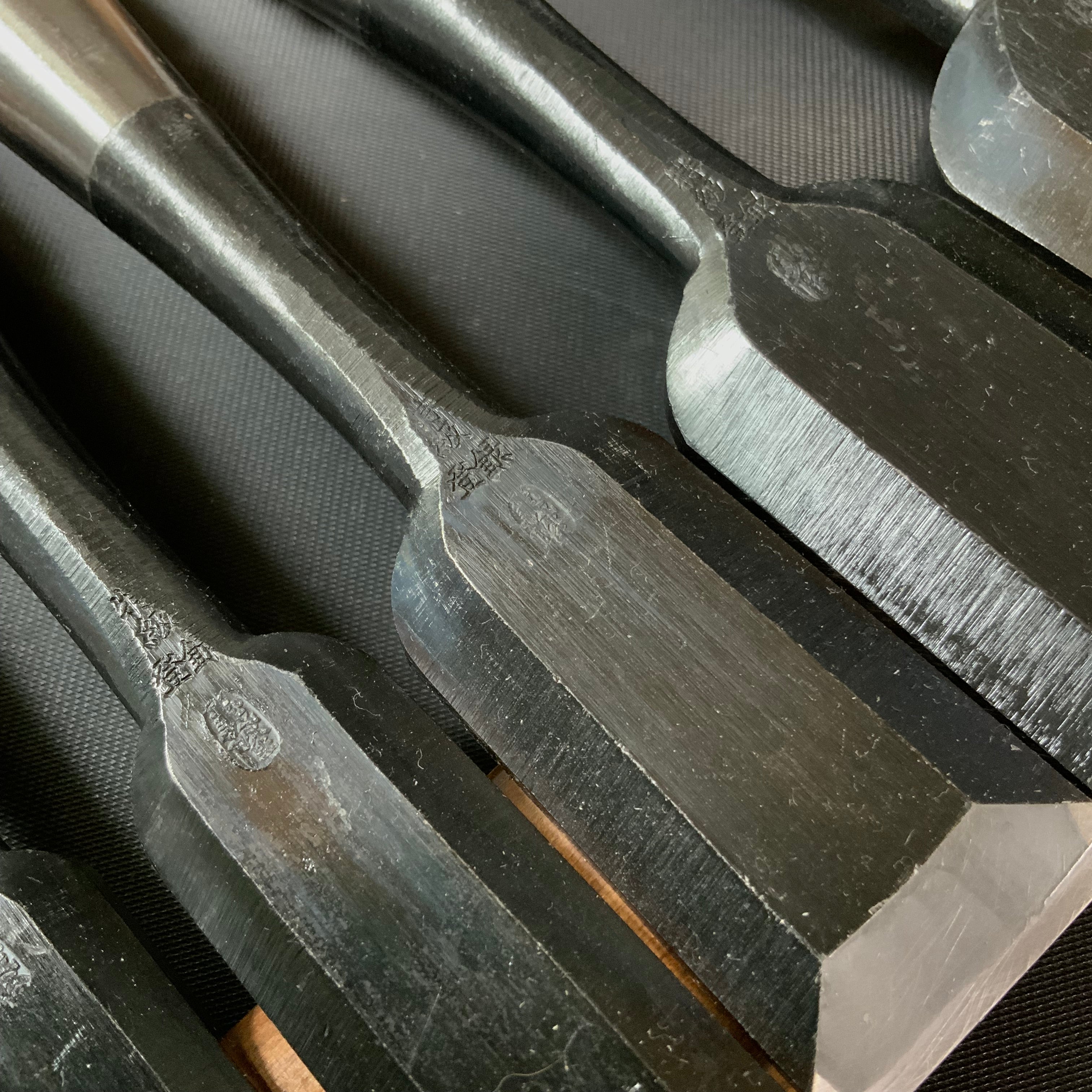 Yoshitaka Bench chisels set (Oirenomi)      /      義隆 追入組鑿  10本組