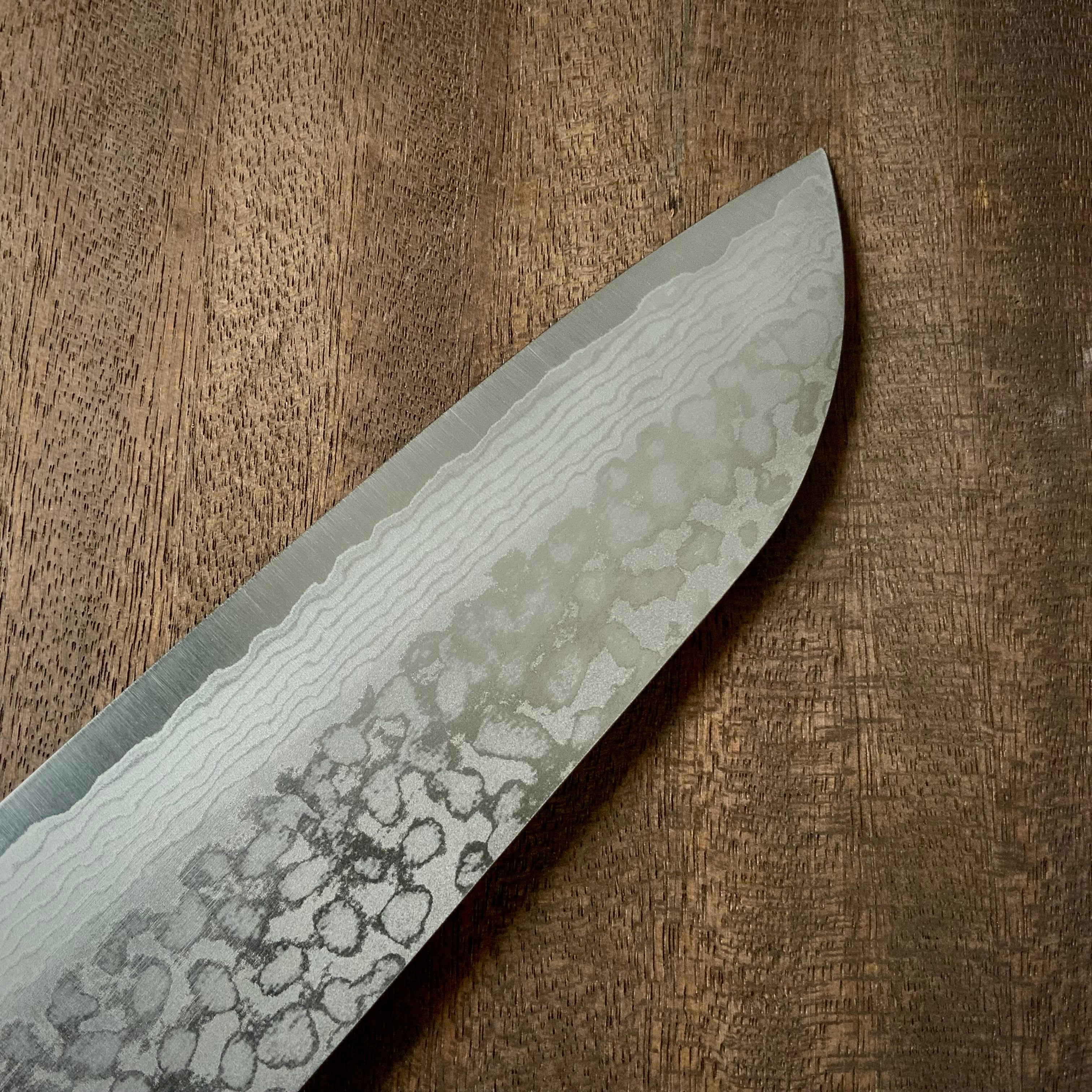 Haku-un Santoku knife with a 17-layer stainless steel cladding  本鍛造白雲  Ｖ金10号口金付積層三徳 170mm