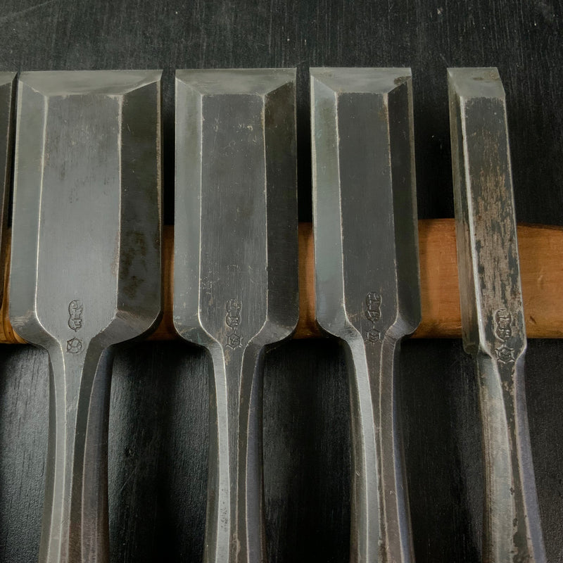 Old stock Hidari-Osahiro  Timber chisels     掘出し物　左長弘 厚鑿 Atsunomi