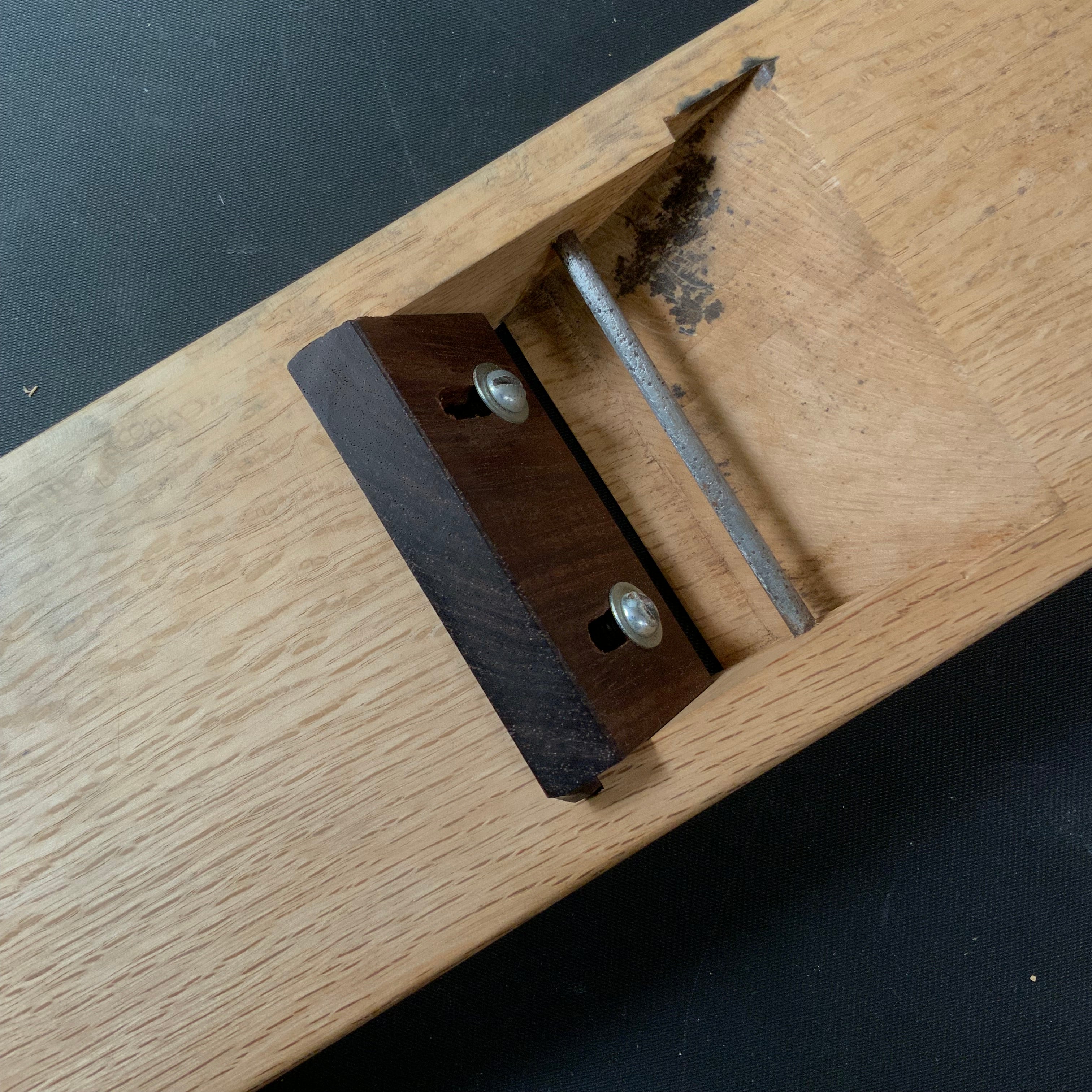 Old stock Otokozakari Smoothing Plane (Kanna) by Tsutsumitomoichi 掘出し物 堤朋一作 男盛 仕上げ鉋 80mm