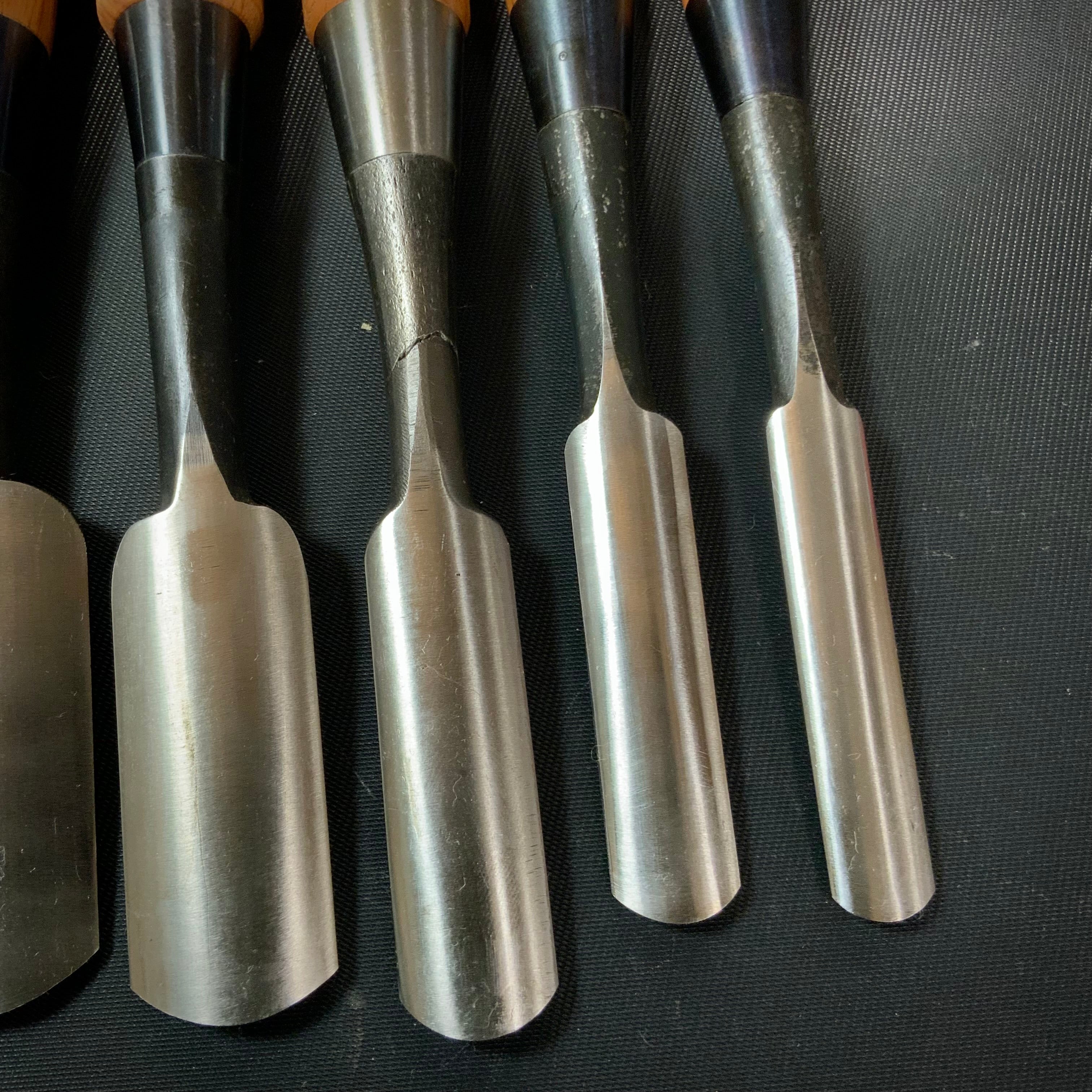 #17 Old stock Soto maru bench chisels set with white steel 掘出し物 外丸追入組鑿 5本組 Sotomarunomi