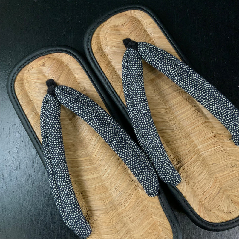 Hand-made Traditional Japanese  Bamboo Sandals Brown bamboo（CHIKUSUI） 竹粋 茶竹 草履 「ぞうり」手作り LL