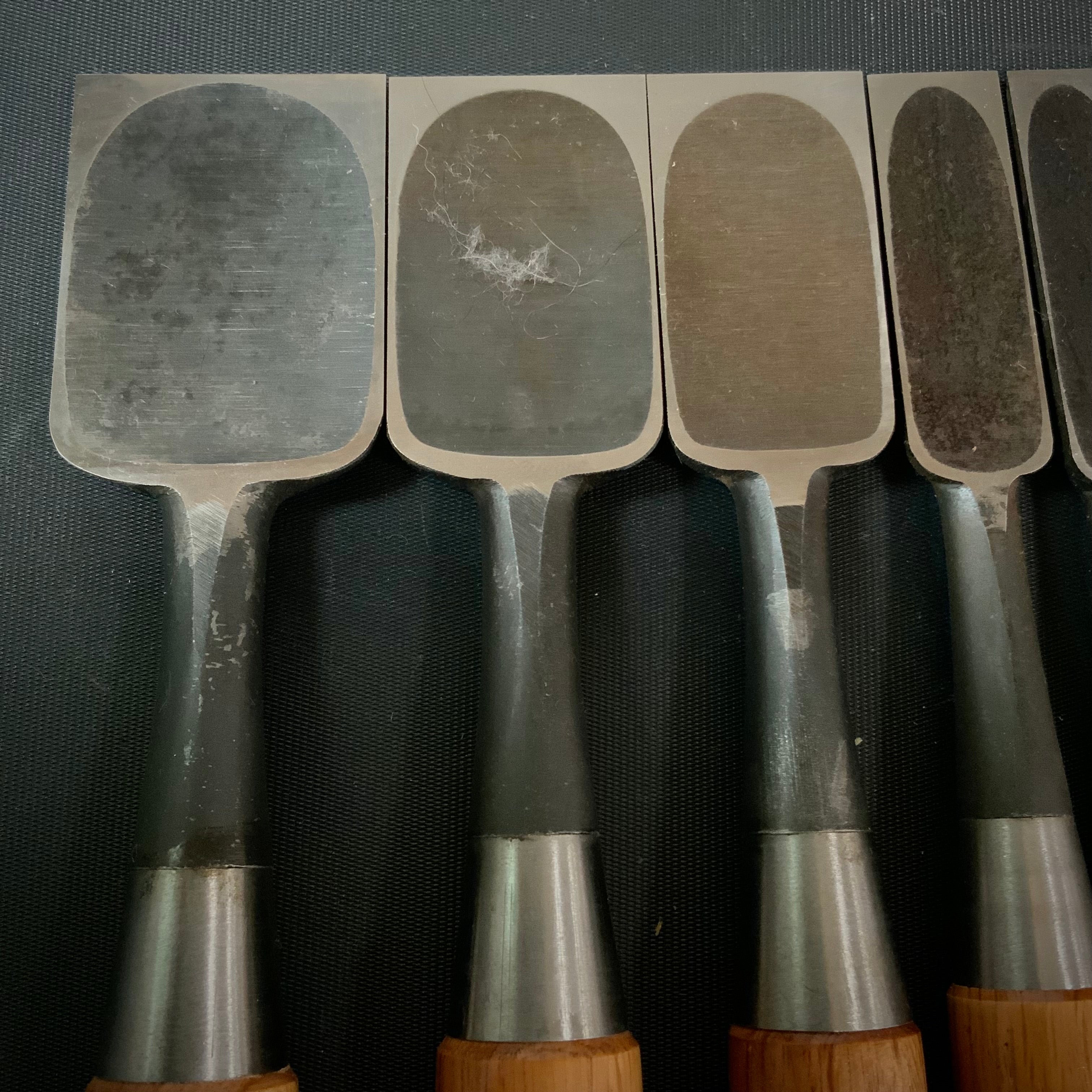 Koshitaka Bench chisels set with White Steel   越孝  追入鑿  5本組  Oiirenomi