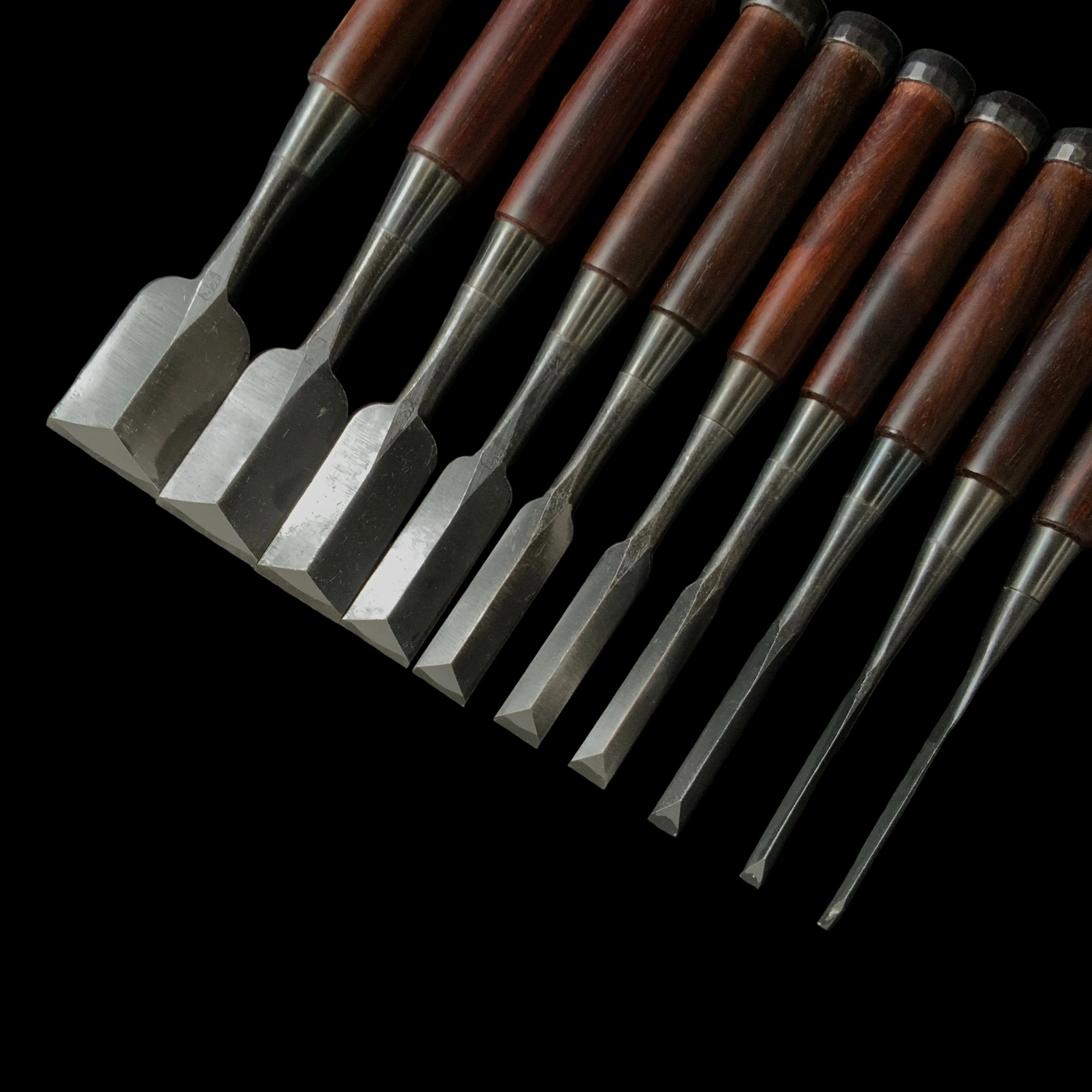 宗家大内 鎬追入組鑿 紫檀柄付    Ouchi Dovetail chisels set by Ouchi 4th generation