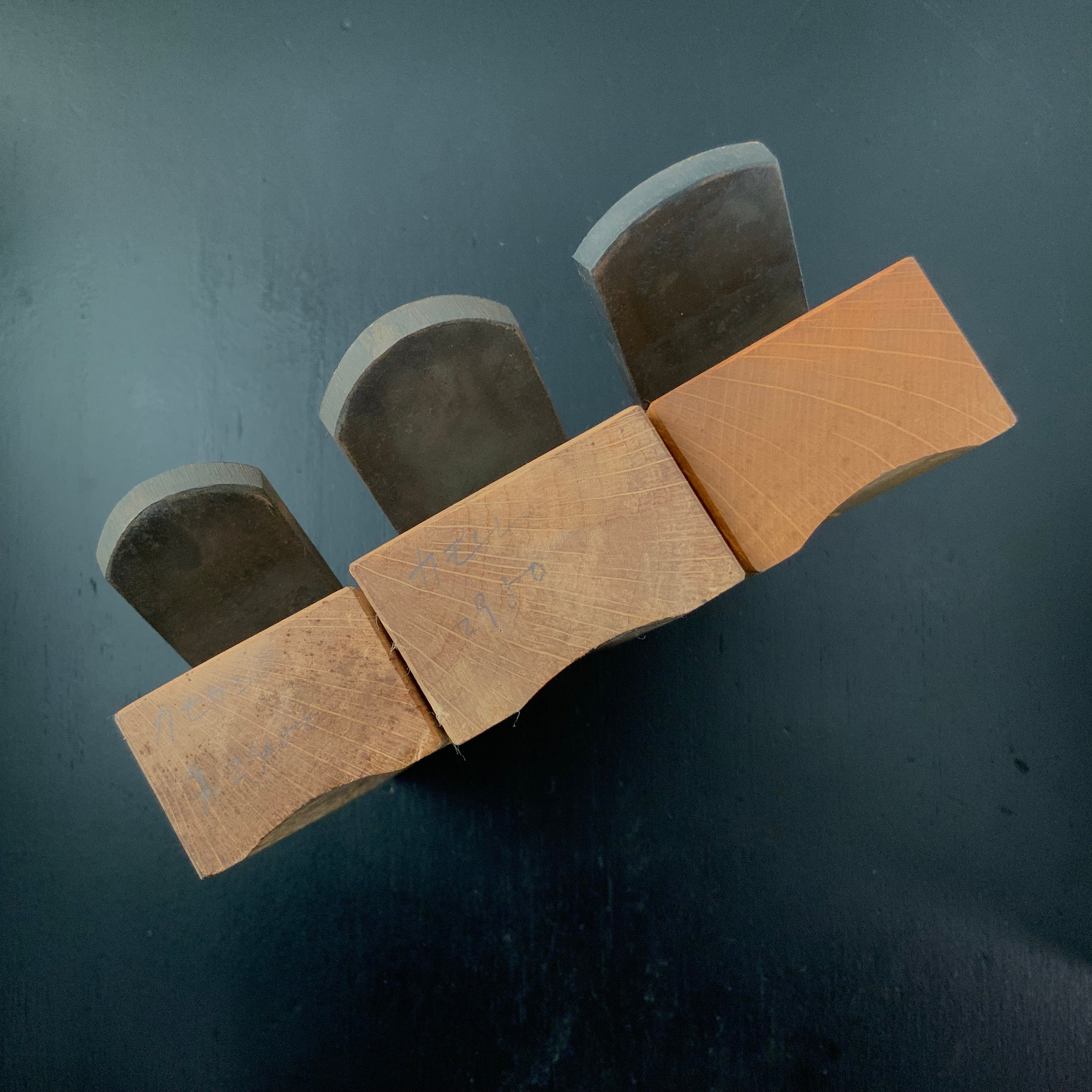 ♯2 Old stock Yoshihiro and Sukenari  Small Rounding  Plane (Uchimaru Kanna)       　 　     掘出し物 義弘＆助成 内丸鉋