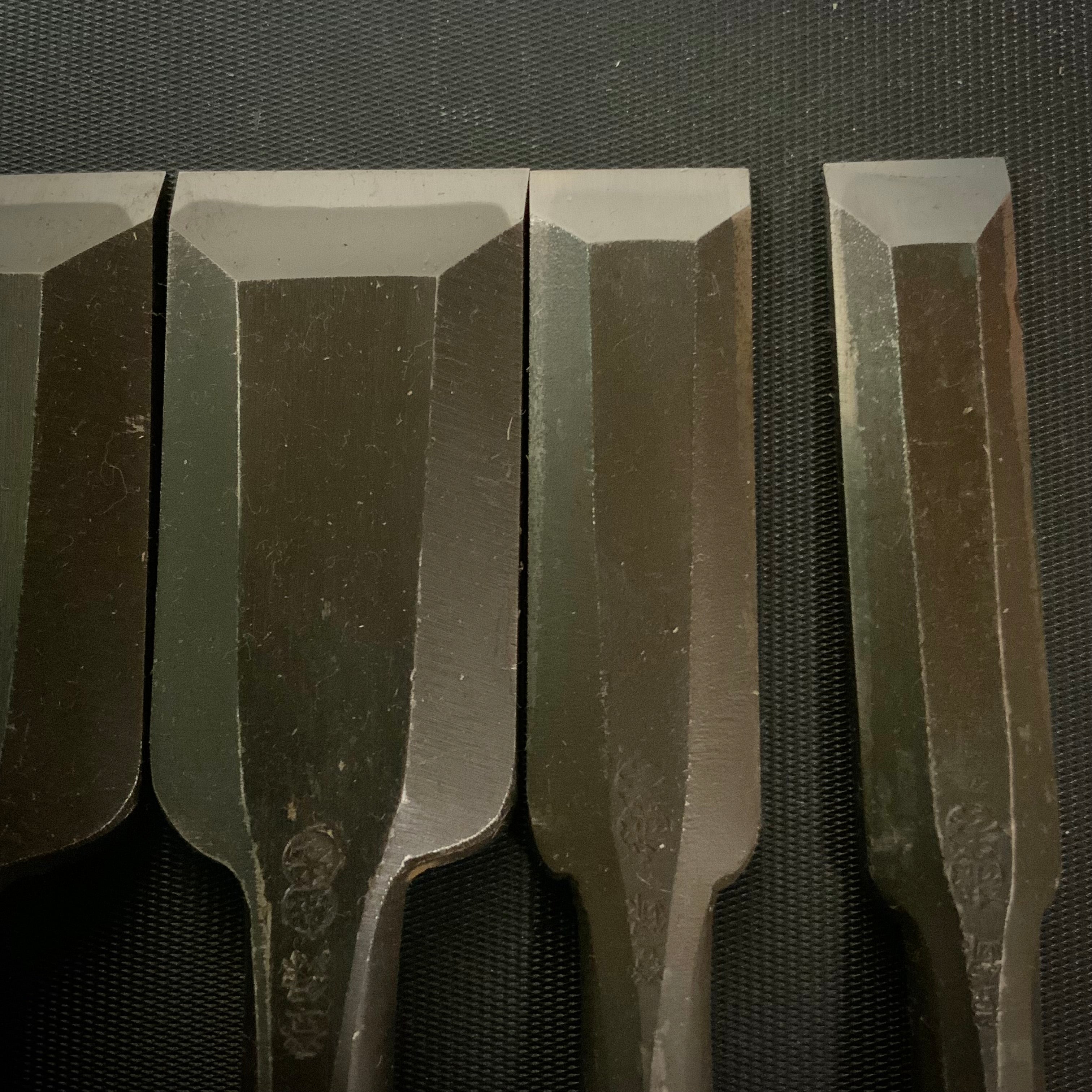 Koshitaka Bench chisels set with White Steel   越孝  追入鑿  5本組  Oiirenomi