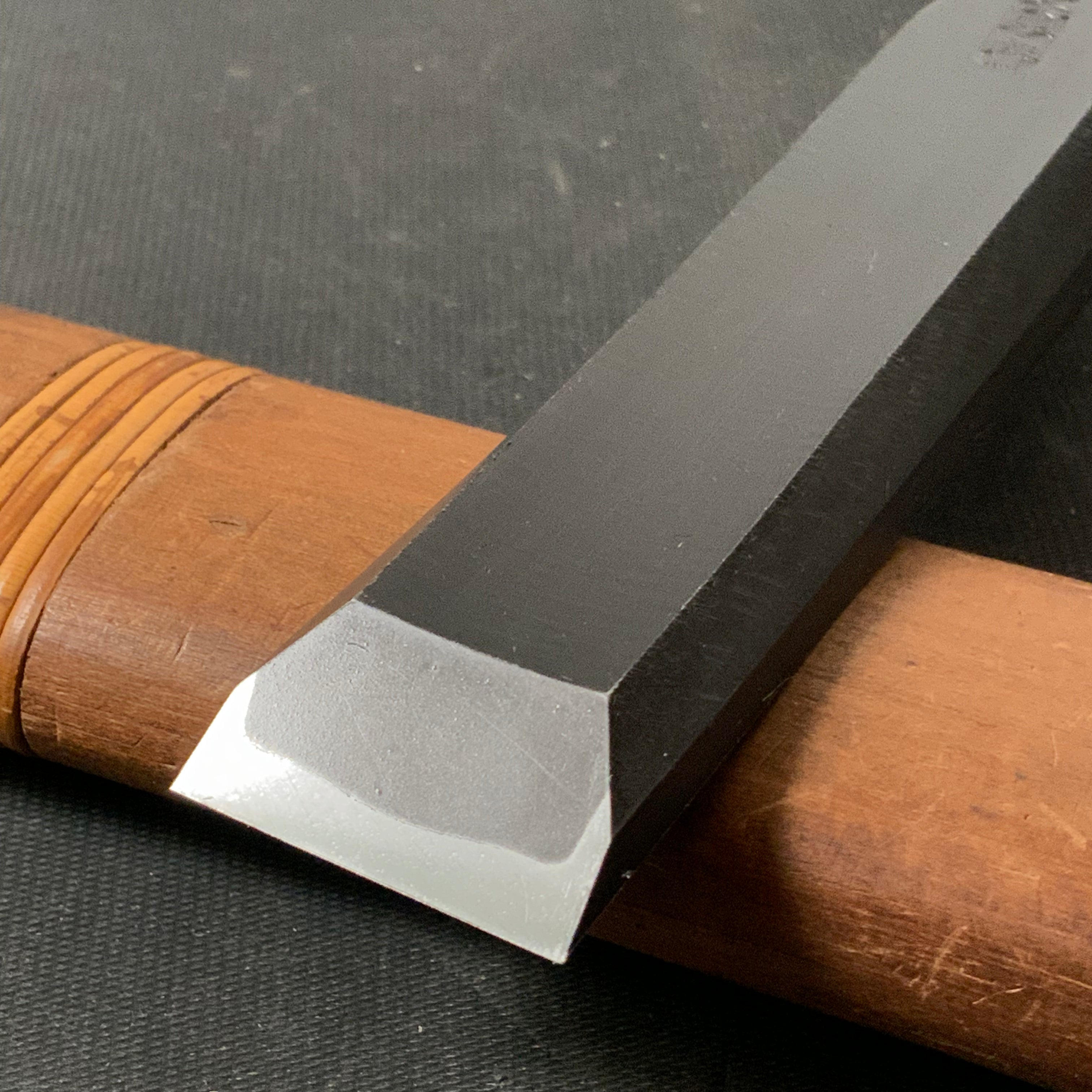 Tasai Timber chisels (Tatakinomi) with blue steel  田斎 黒仕上げ 叩鑿 24mm