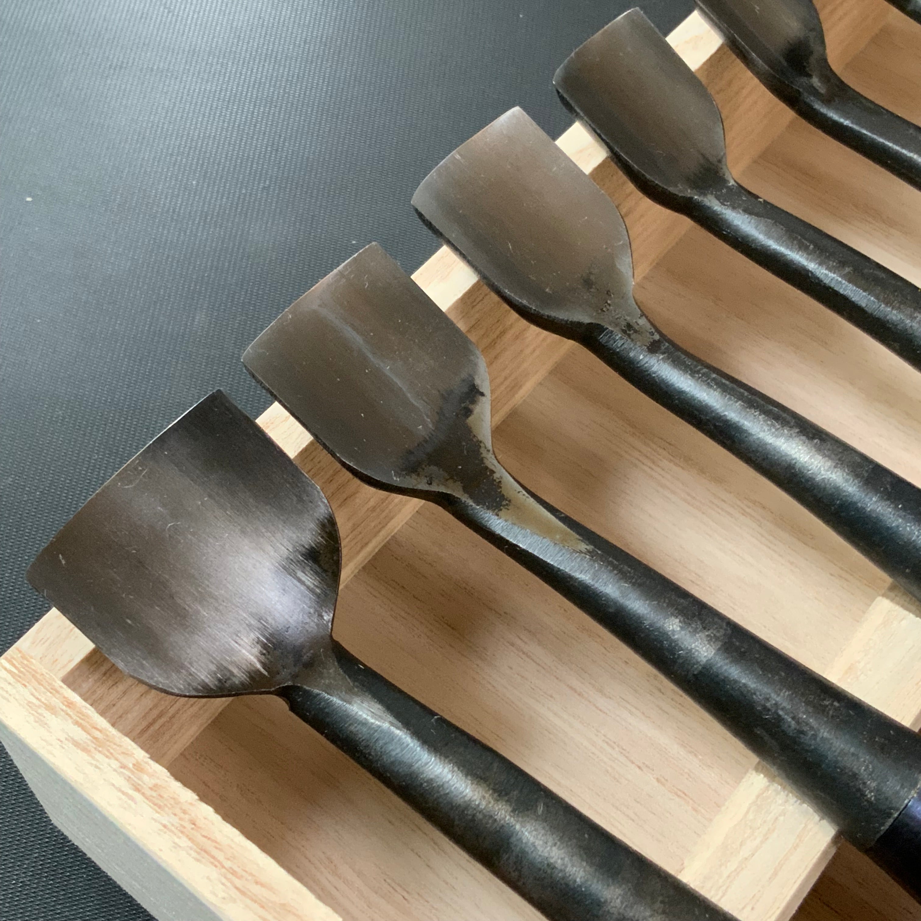 Hashi Spoon chisels set Carving chisels with white steel  橋 清玄作 丸曲組鑿  八本組
