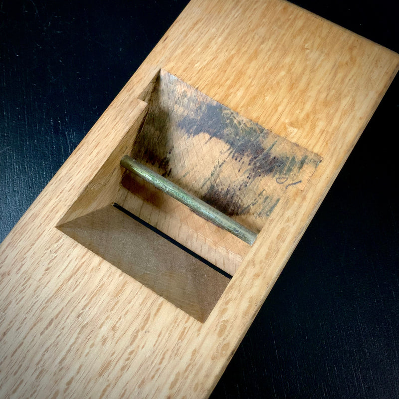 Old stock Smoothing Plane(Kanna) by Ishibashi Toushichi 掘出し物 石橋藤七作 仕上げ鉋 70mm