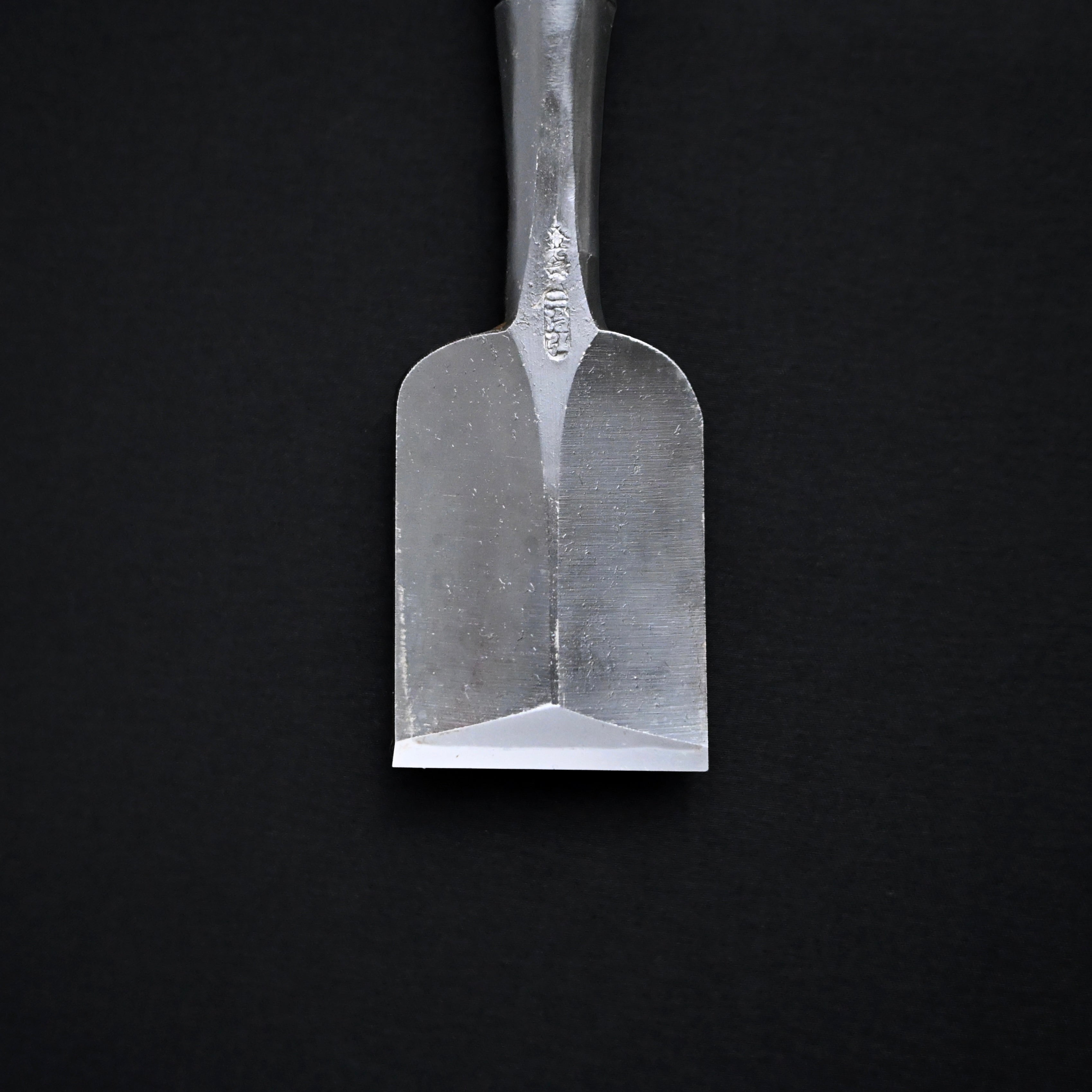 二治弘 鎬 追入組鑿 白樫柄    Nijihiro Dovetail Bench chisels set white Oak Handle by Chuutarou Imai (Fujihiro)