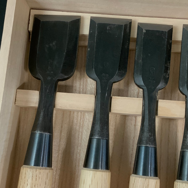 Ioroi Bench chisels set (Oirenomi) by Blue steel  五百蔵作 追入組鑿 青紙鋼