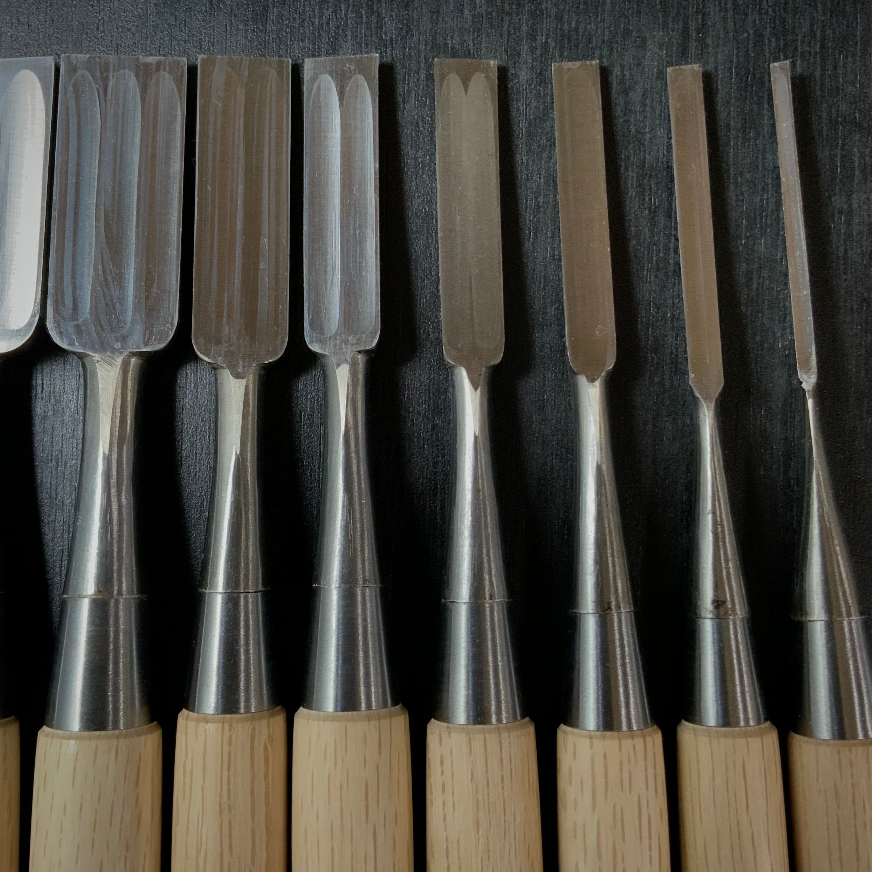 Old stock Koshihide Dovetail Bench chisels set     /    掘出し物 越秀 鎬追入組鑿  磨き仕上げ Oirenomi