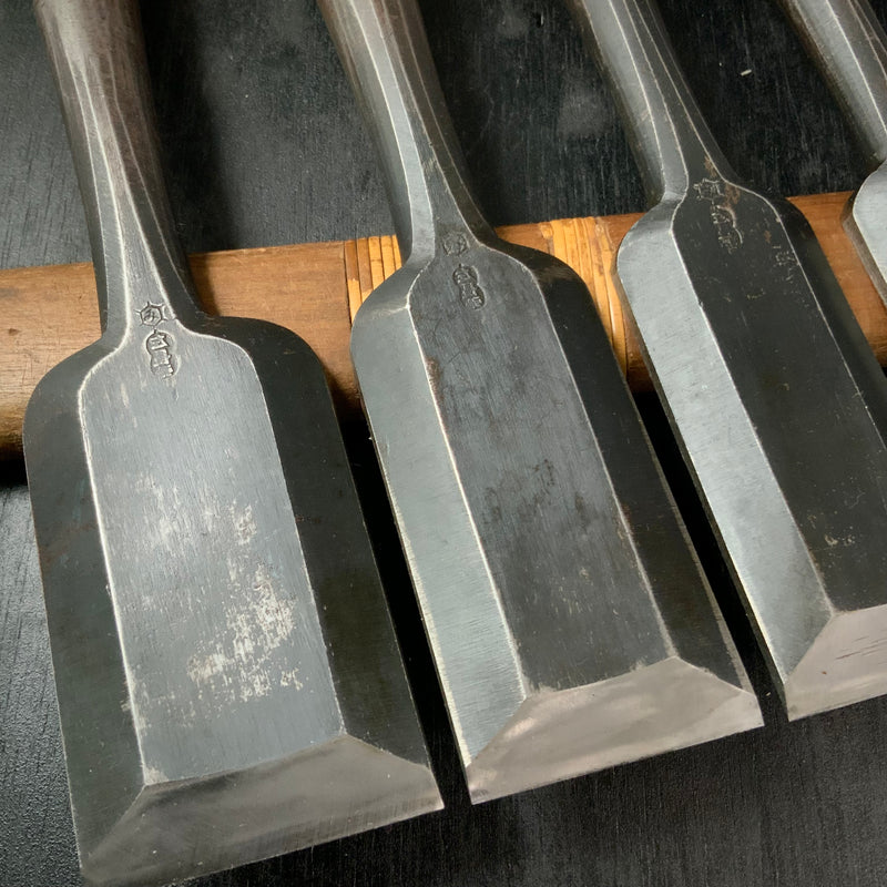 Old stock Hidari-Osahiro  Timber chisels     掘出し物　左長弘 厚鑿 Atsunomi