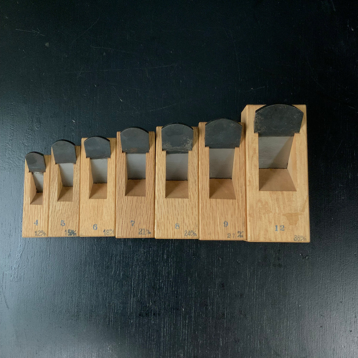 与板利器工業 四方錐 小 【新品】 褪せ