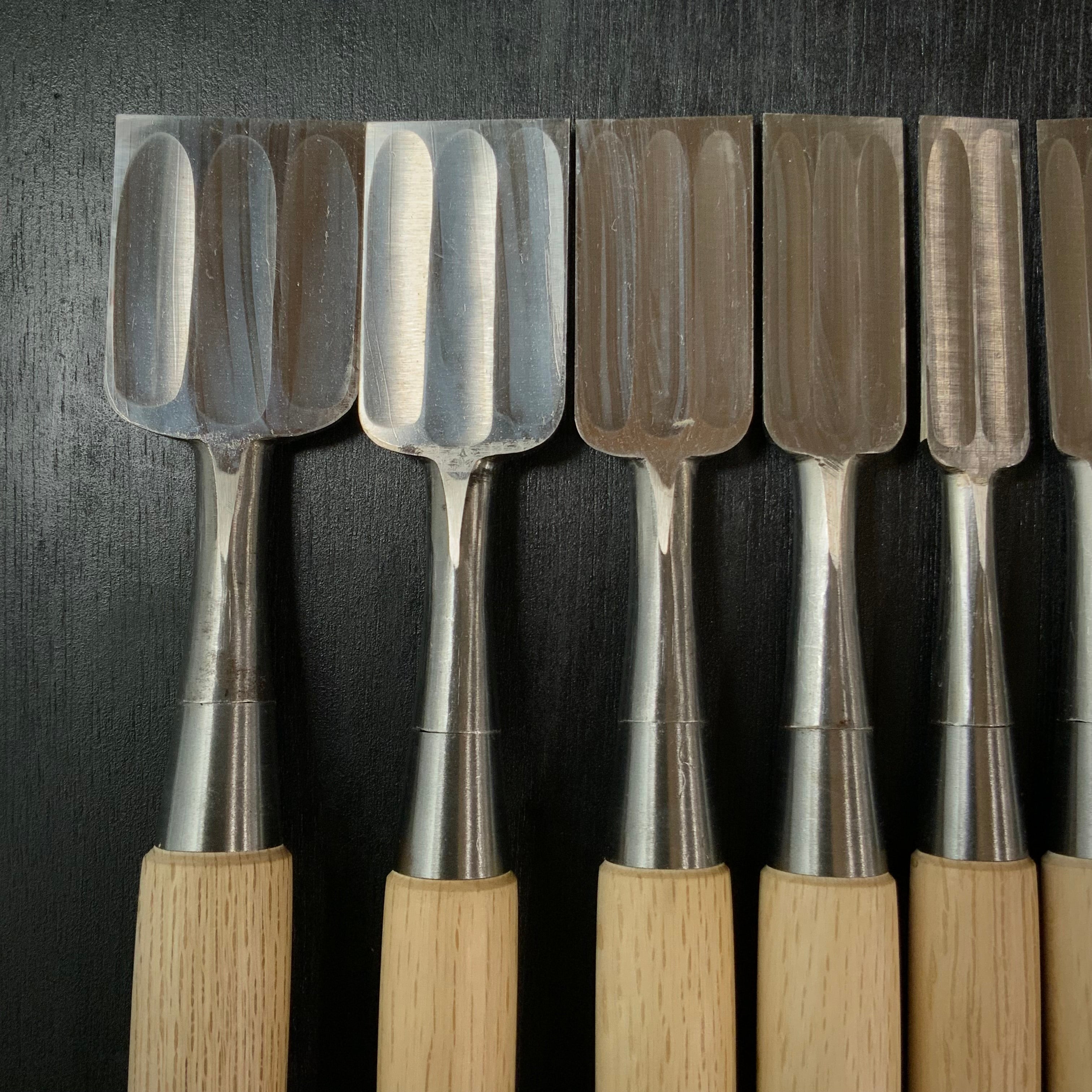 Old stock Koshihide Dovetail Bench chisels set     /    掘出し物 越秀 鎬追入組鑿  磨き仕上げ Oirenomi