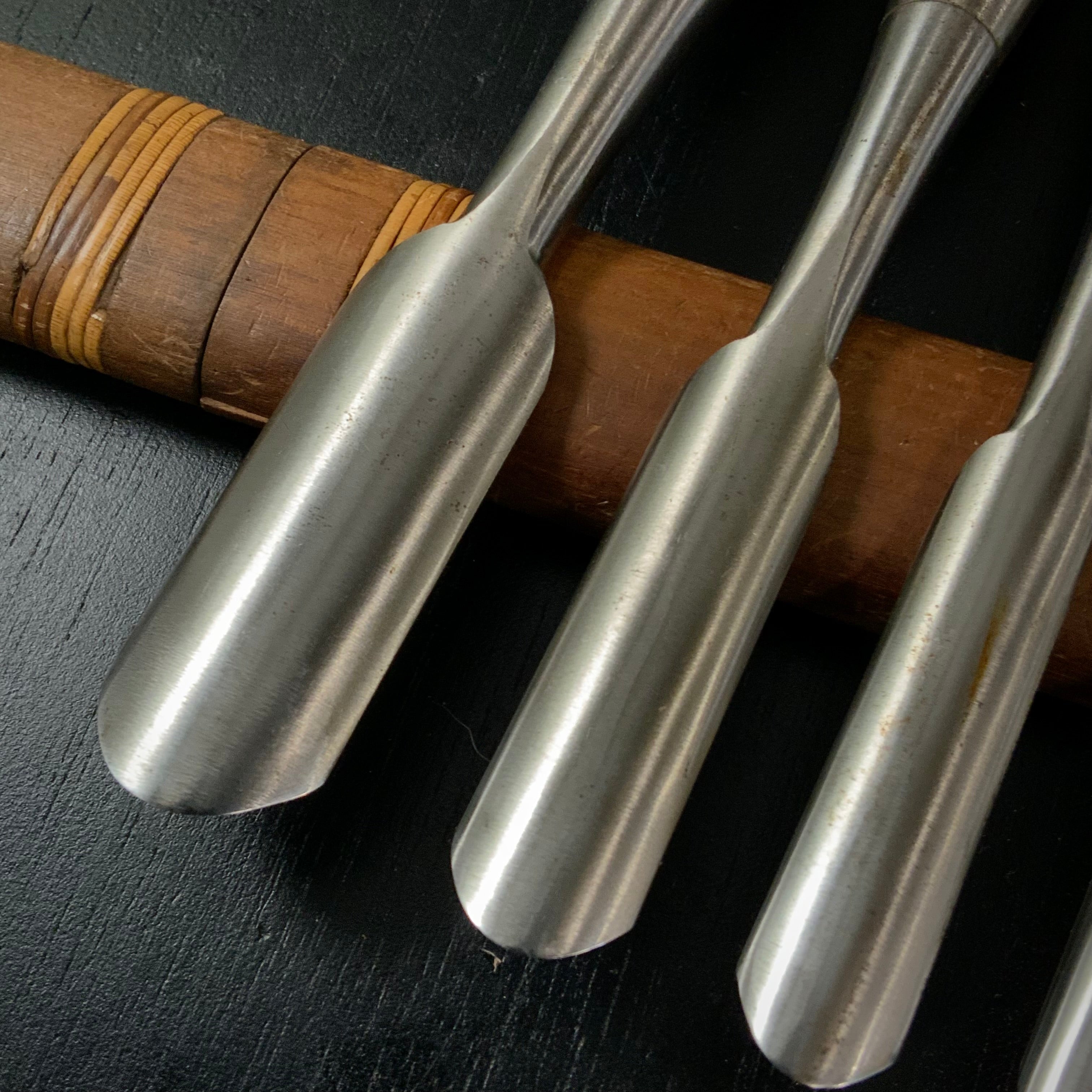 Sukemaru High-Speed Steel Sotomarunomi chisels set 4pc    助丸 ハイス 外丸鑿 Sotomarunomi 4本組