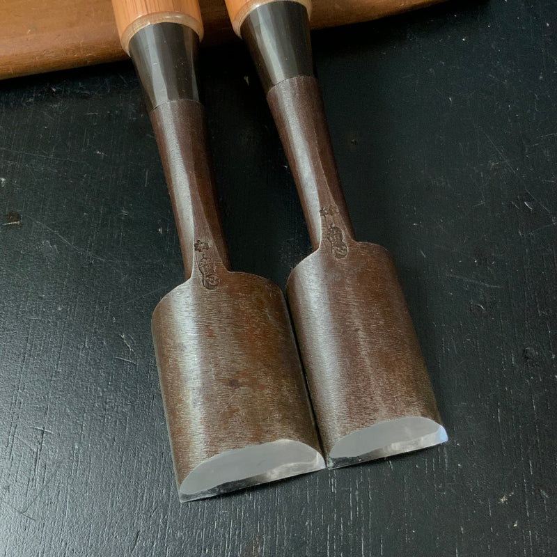 Doushin Tasai carving chisel (Uchimaru) with Japanese Red Oak   田斎作 童心 木彫追入内丸鑿 白樫柄 uchimaru