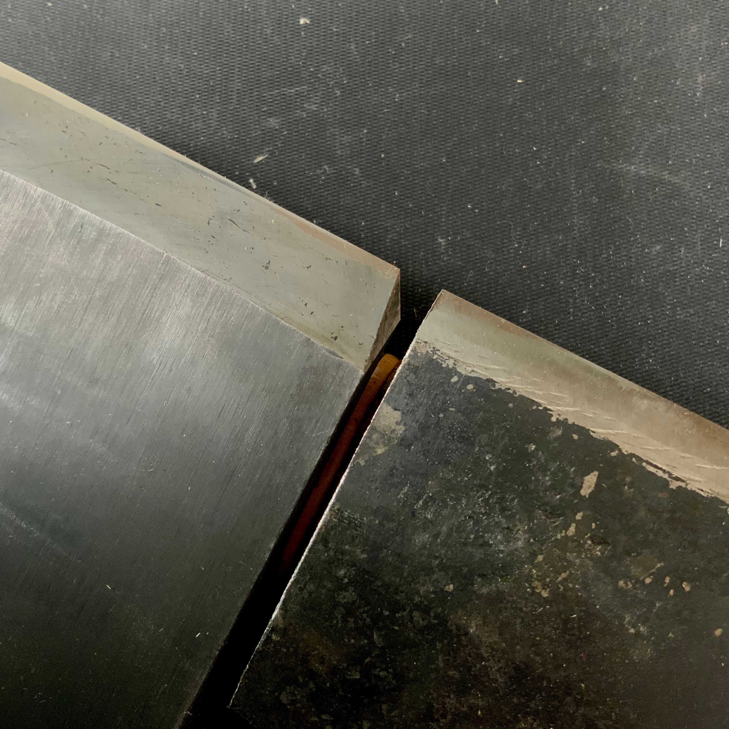 Old stock Metoki Smoothing Plane (Kanna) by Kiyotsugu Toushichi  掘出し物  猪上清次作  目辰  仕上げ鉋  65mm