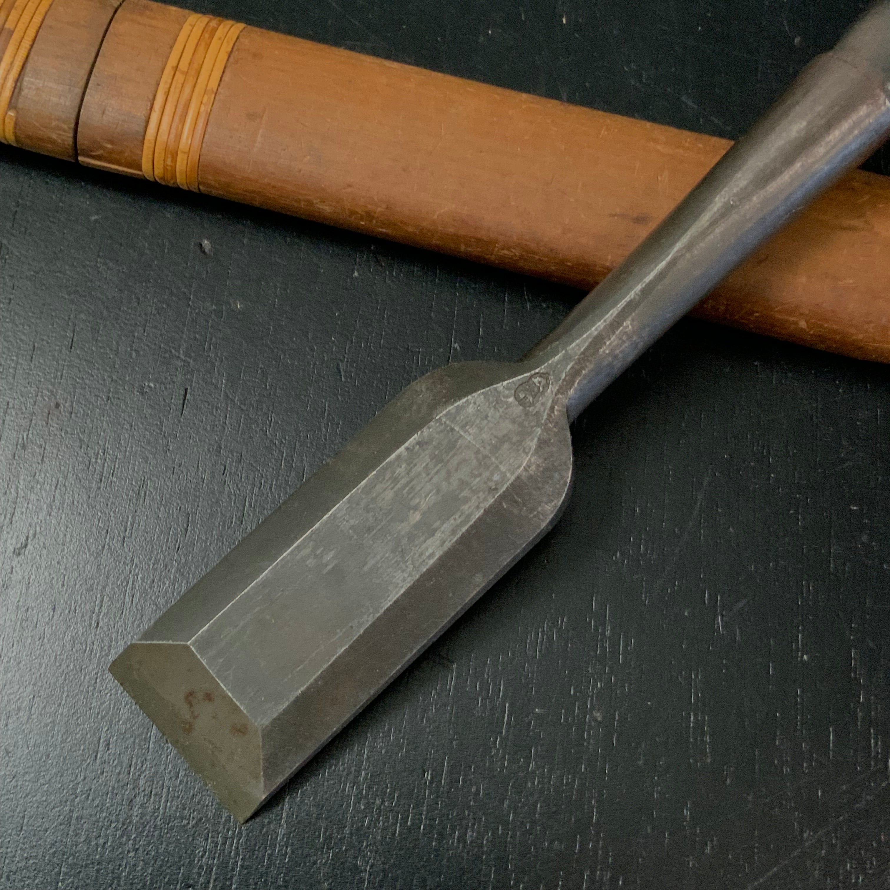 Old stock Hidari Hisasaku Timber chisels  36mm     掘出し物 左久作  叩き鑿 36mm