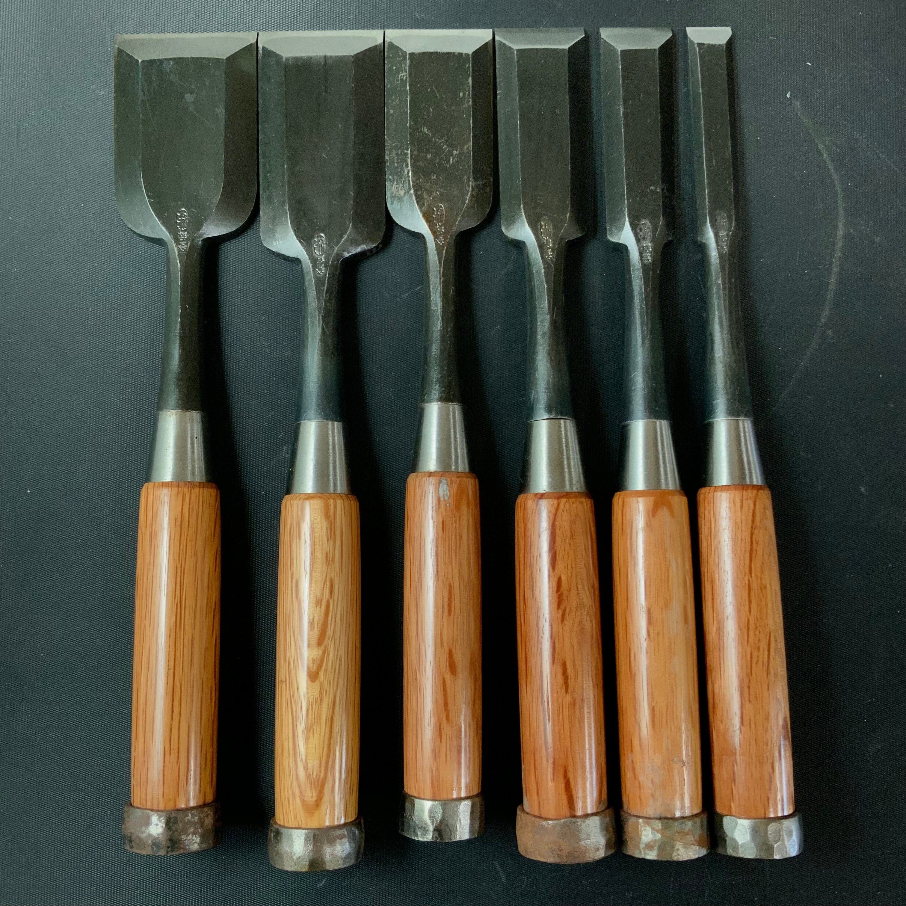 Old Stock Kanehiro Timber chisels 6piece set    /     掘り出し物　兼弘 叩鑿  6本組