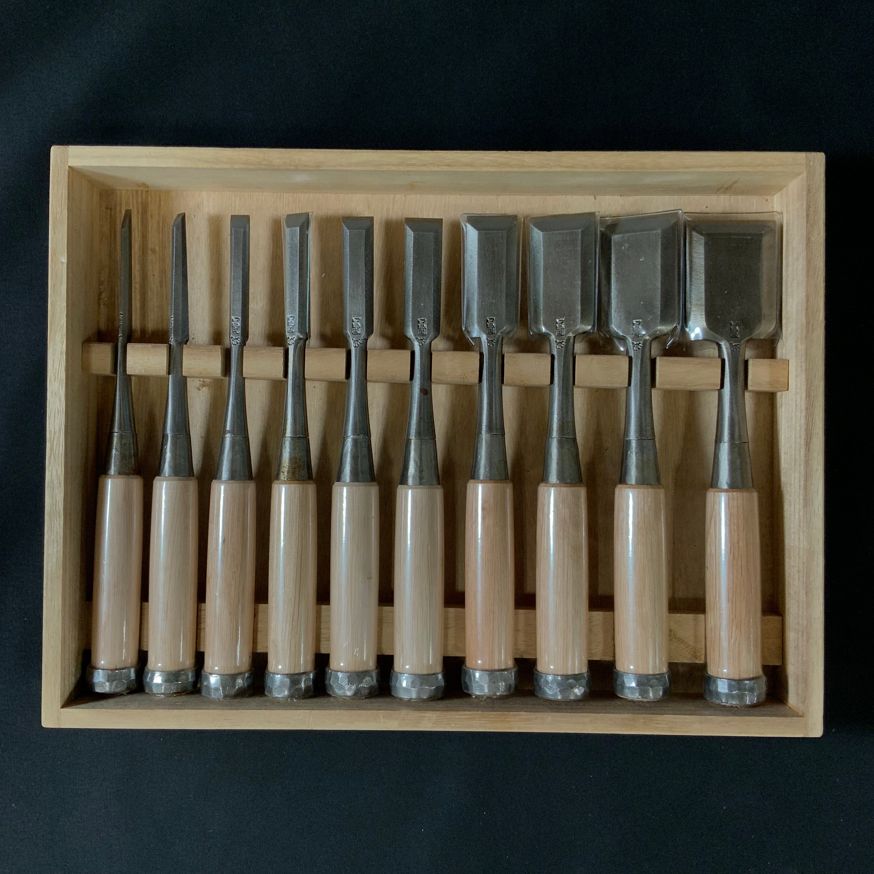 Old stock #1 Kunikei Triple Ura Bench chisels set file finishing by Ikeda Yoshiro 掘出し物 池田慶郎氏 三代目国慶作 追入組鑿 三本裏