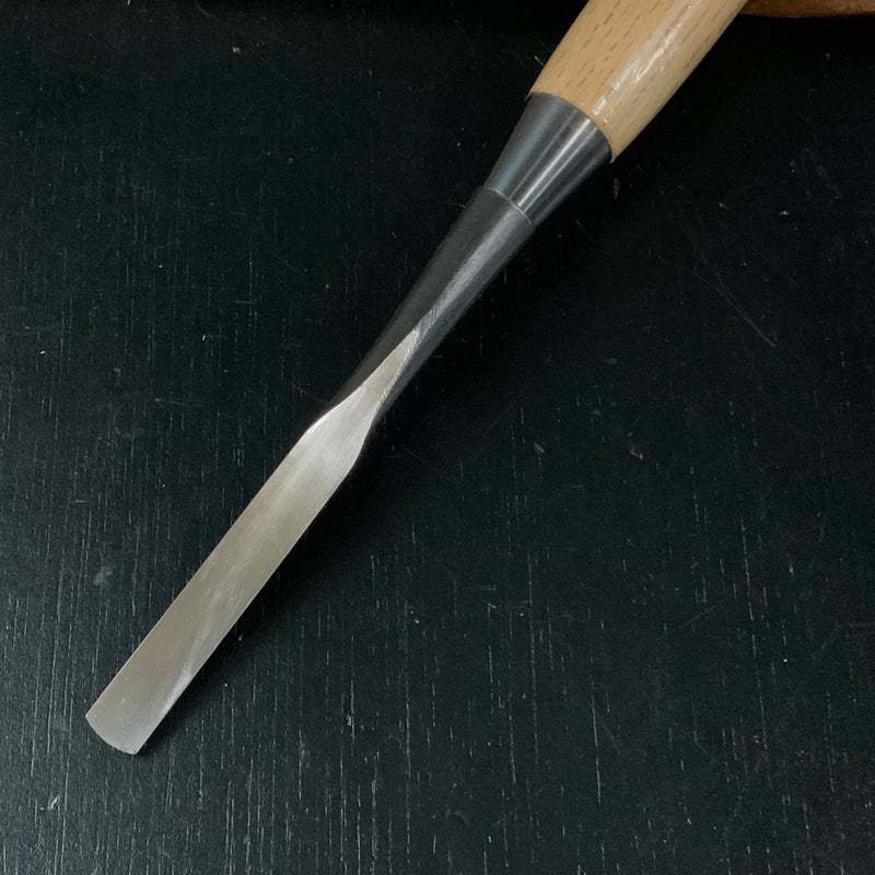 Tasai Special carving chisel with Japanese white oak   田斎作 木彫追入内丸鑿 白樫柄(4寸3分) 15mm uchimaru