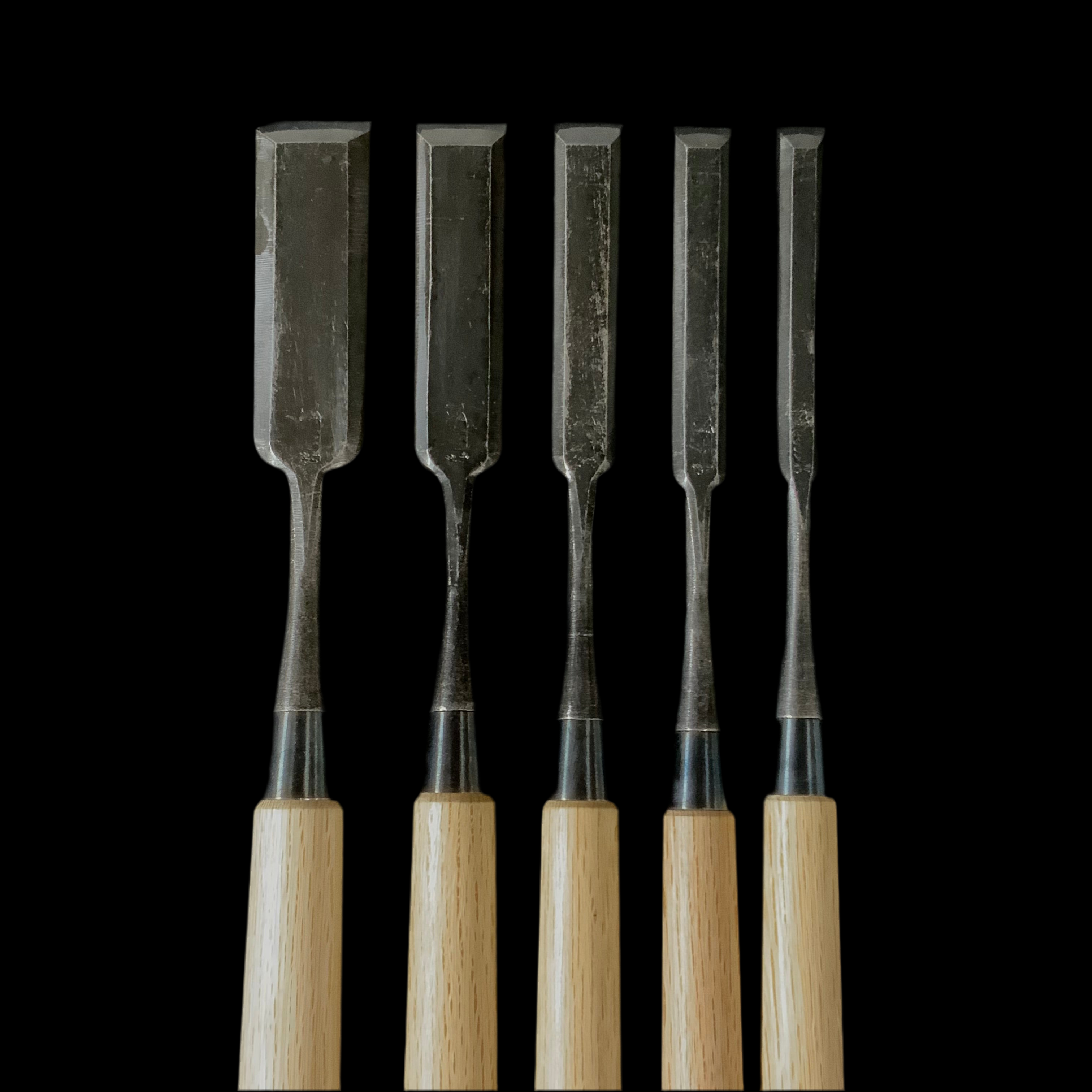 宗家大内 面取薄鑿 5本組   Ouchi Paring chisels Set (Usunomi) with white steel