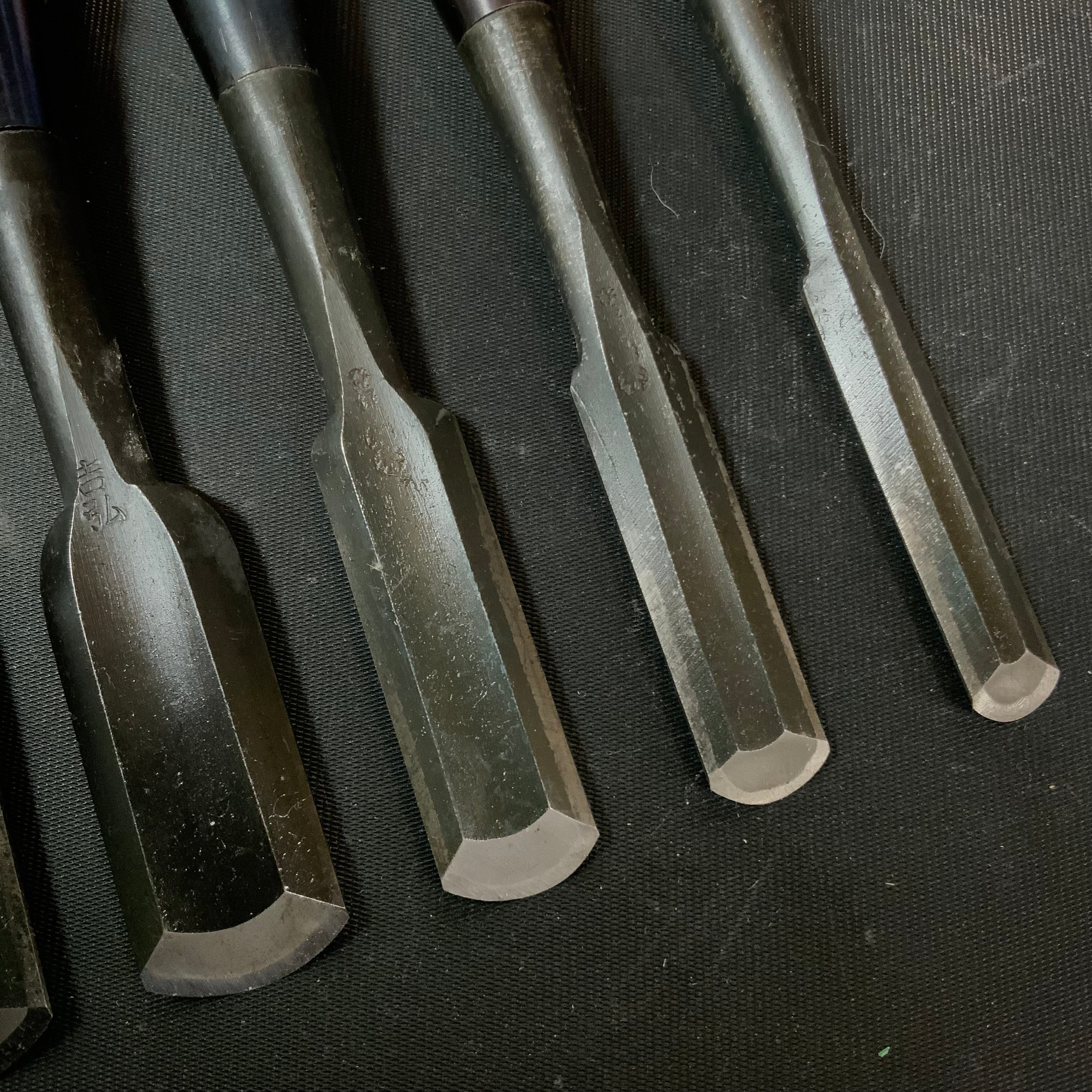 #16 Old stock Soto maru bench chisels set with white steel 掘出し物 外丸追入組鑿 5本組 Sotomarunomi