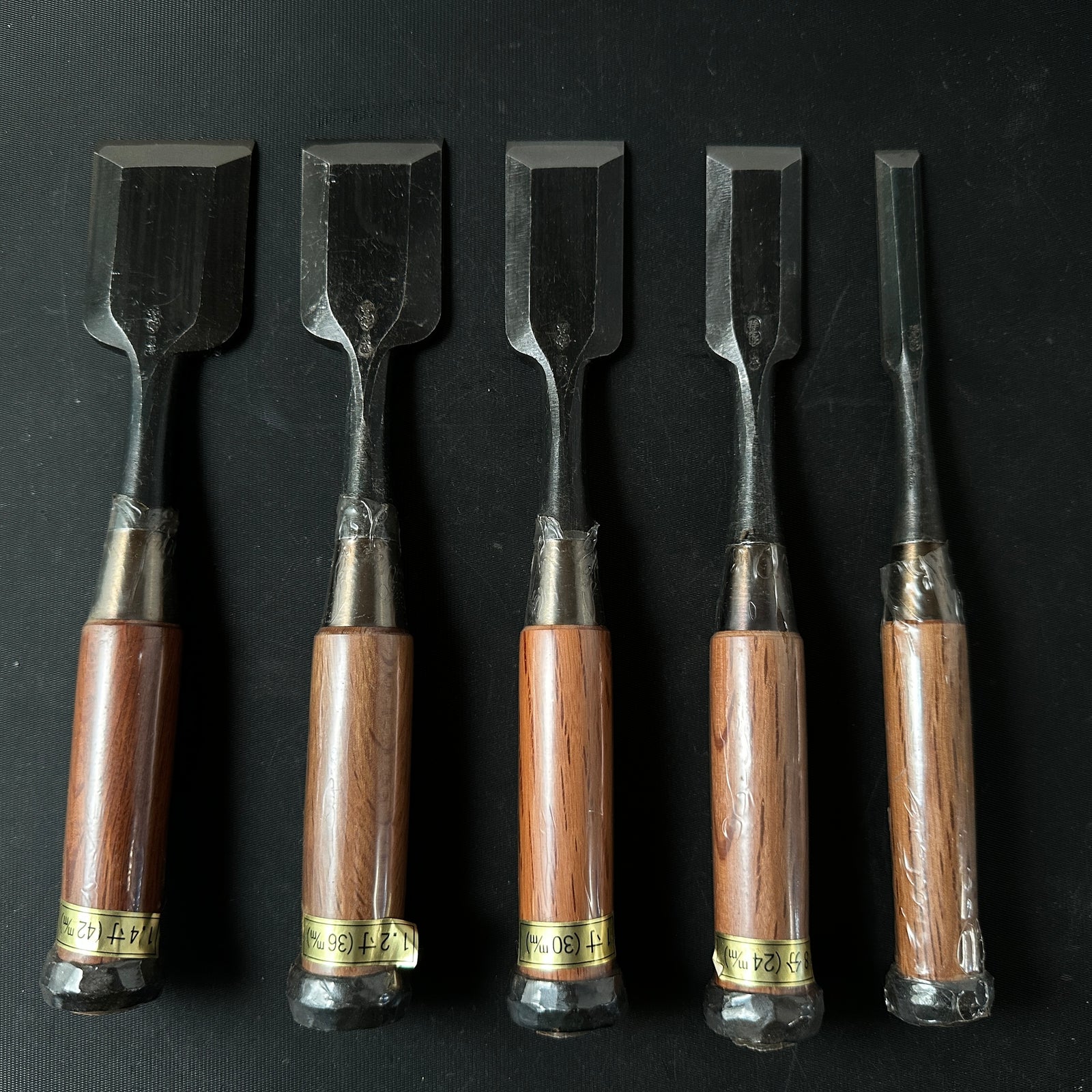 Kazuhirro Old stock Bench chisels set by Endou Kazuo 遠藤一雄作 かず弘 追入５本組鑿 –  YAMASUKE KurashigeTools