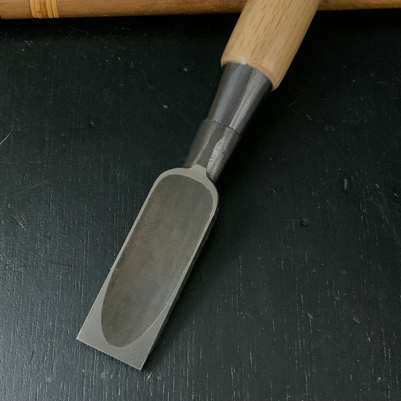 Tasai Special Bench chisel (atsumuki) with Japanese white oak   田斎作 角打山型刃追入鑿(厚向き) 白樫柄 24mm