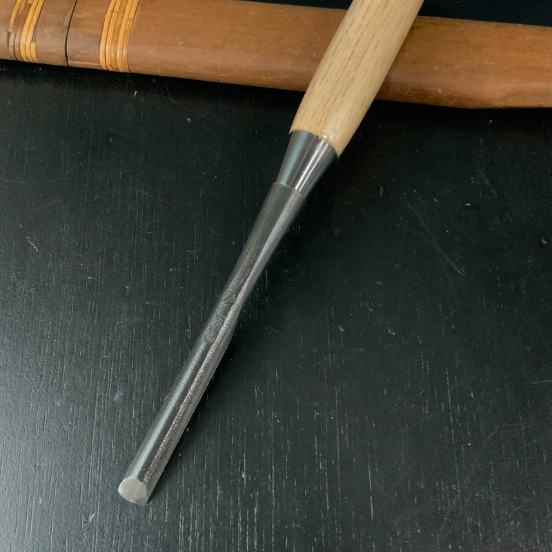 Tasai Special carving chisel with Japanese white oak   田斎作 木彫追入内丸鑿 白樫柄(4寸3分) 15mm uchimaru