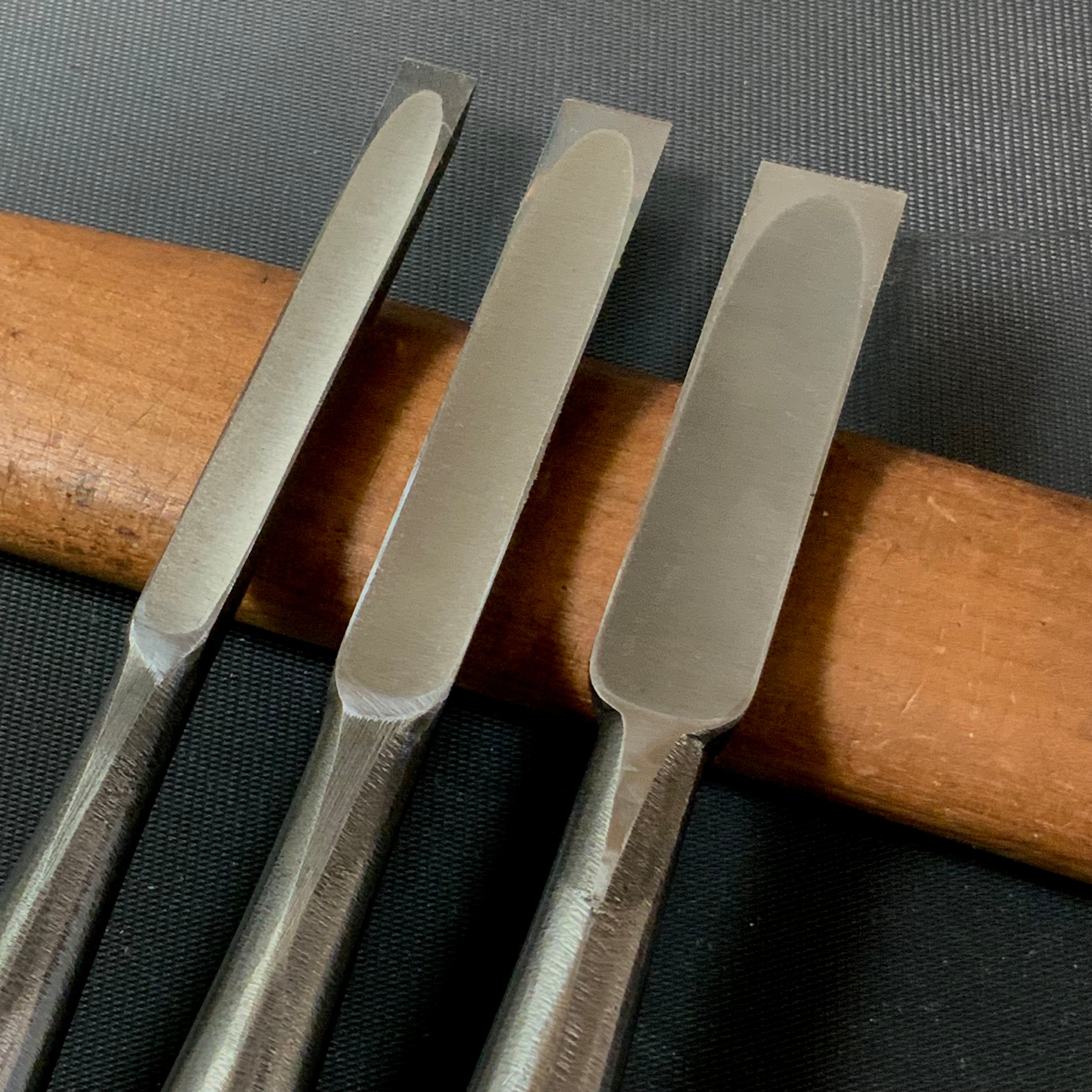 Tasai Special Bench chisels (Oirenomi) with blue steel  田斎作 磨き仕上 追入鑿　7mm / 10mm / 13mm