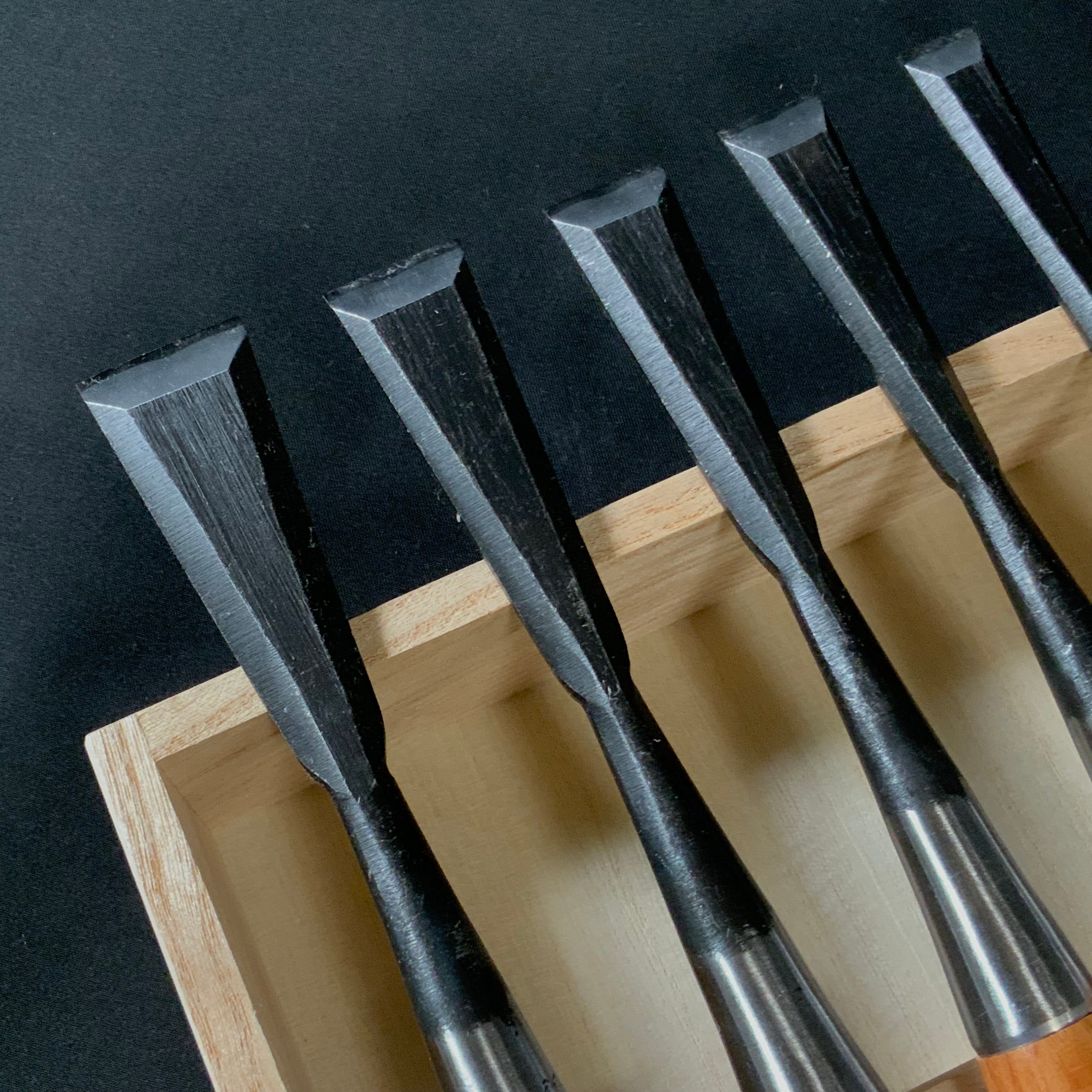 Seigen FishTail chisels set (Bachi chisels)  清玄作 バチ組鑿  (フィッシュテール）７本組
