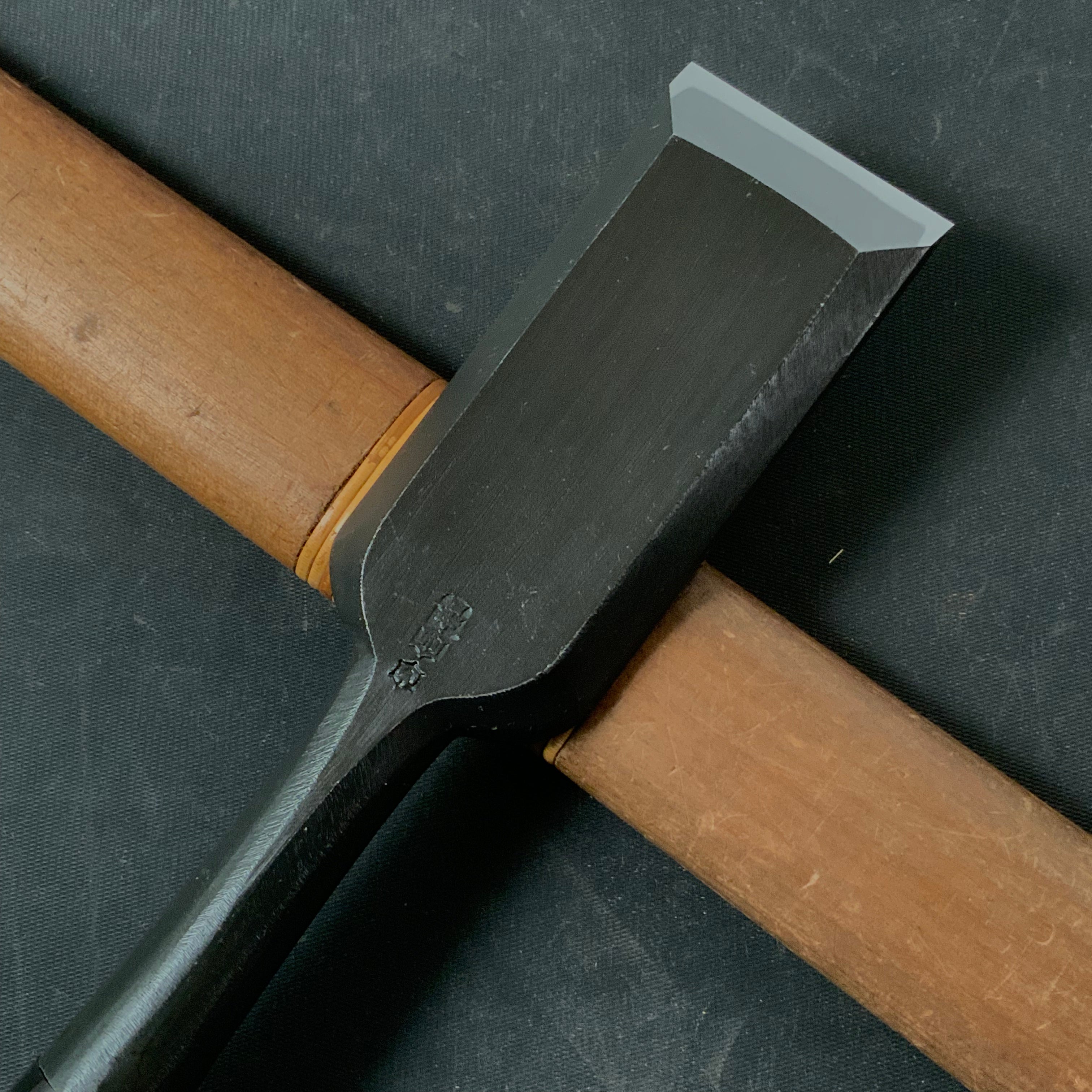 Tasai Timber chisels (Tatakinomi) with blue steel  田斎 黒仕上げ 叩鑿 42mm