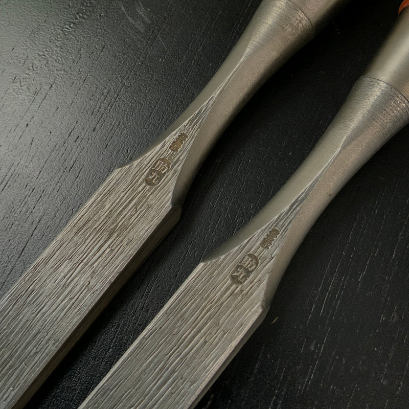 Old stock Sukemaru Shorter Timber Oblique chisels Set 21mm      /      掘出し物 助丸 イスカ半叩き鑿セット 21mm