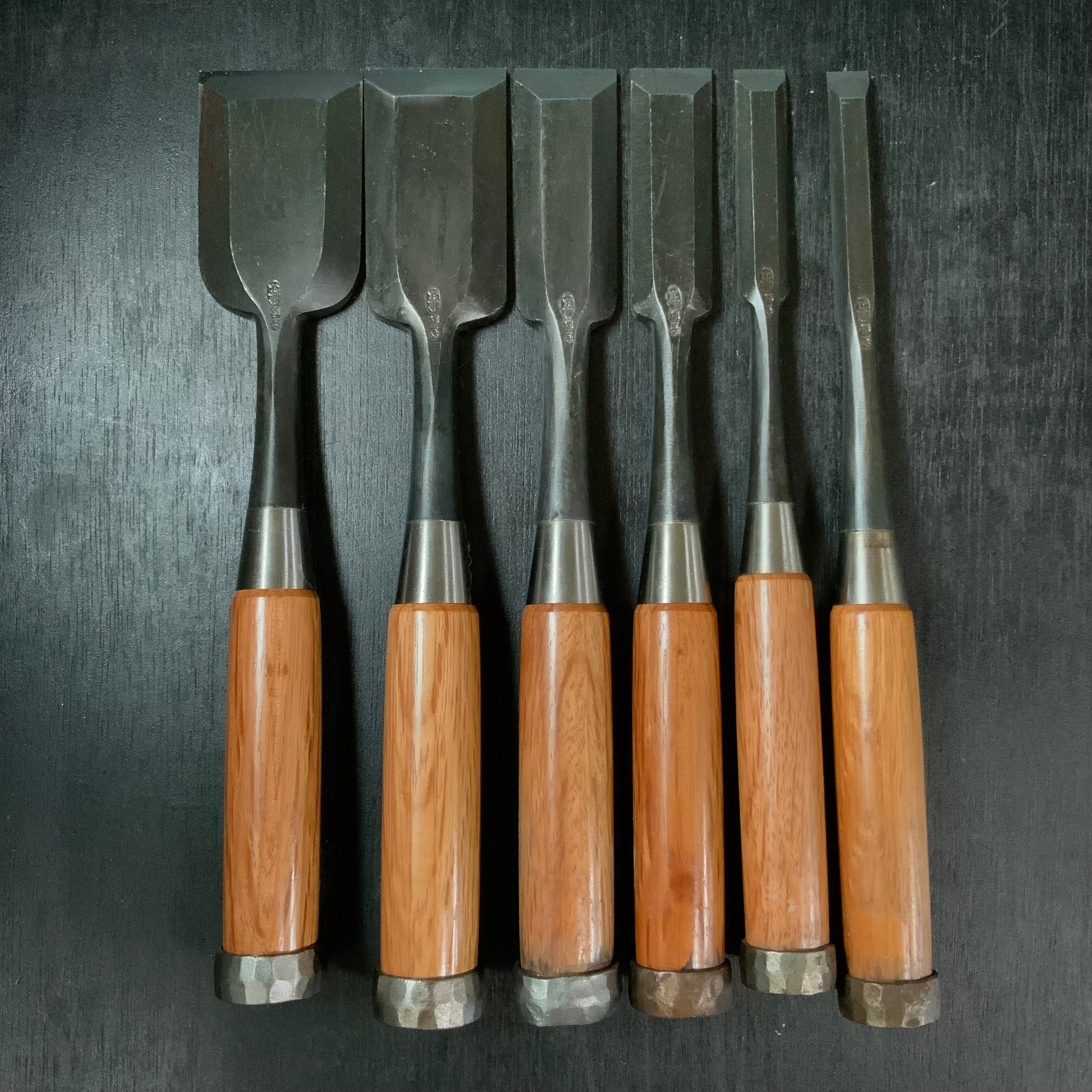 Old Stock Kanehiro Shorter Timber chisels 6piece set / 掘り出し物 兼弘 半叩鑿  6本組