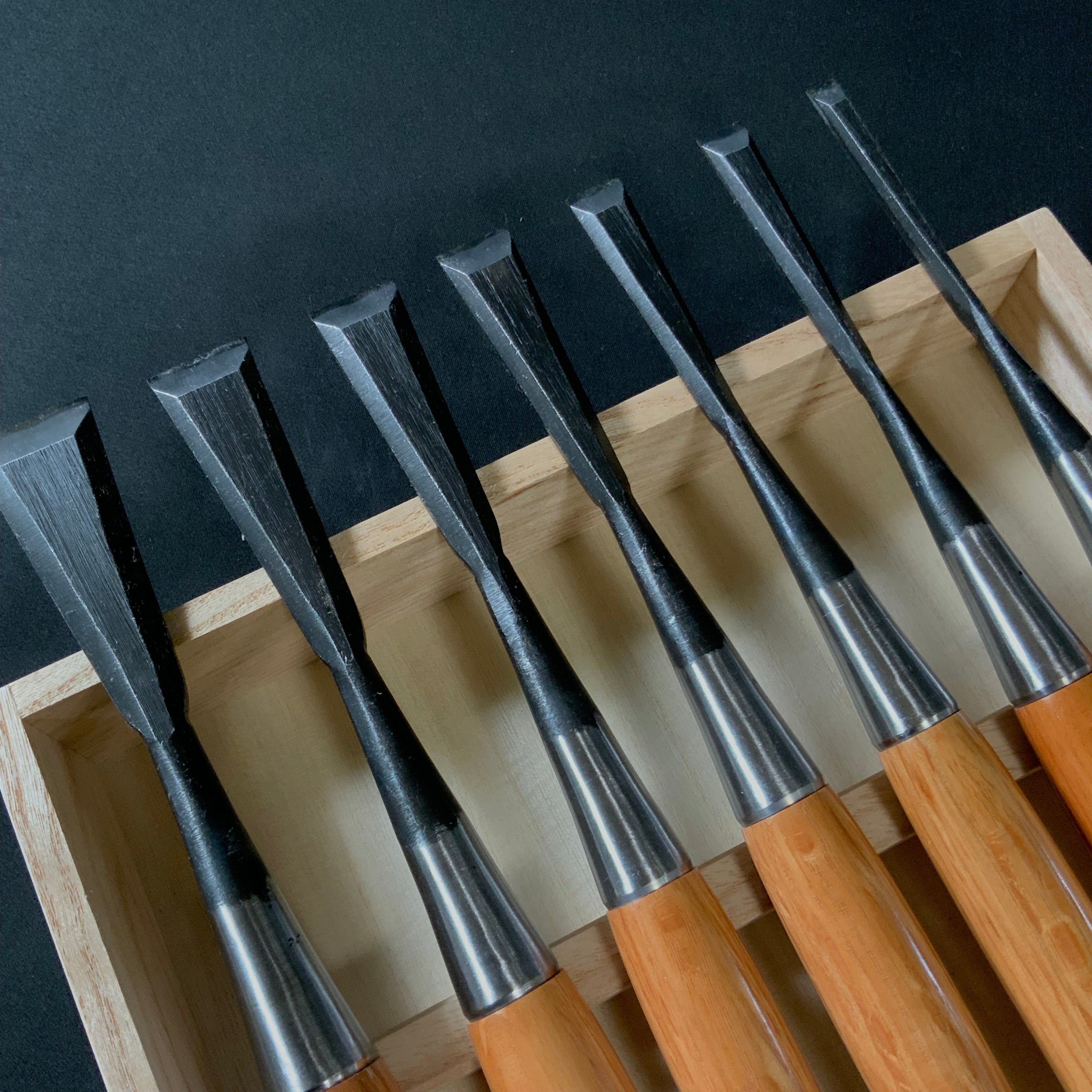 Seigen FishTail chisels set (Bachi chisels)  清玄作 バチ組鑿  (フィッシュテール）７本組