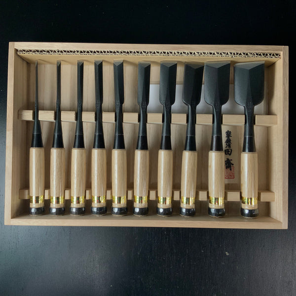 Tasai Dovetail Bench chisels set with blue steel Oirenomi 田斎作 黒仕上 鎬追入組鑿 10本組