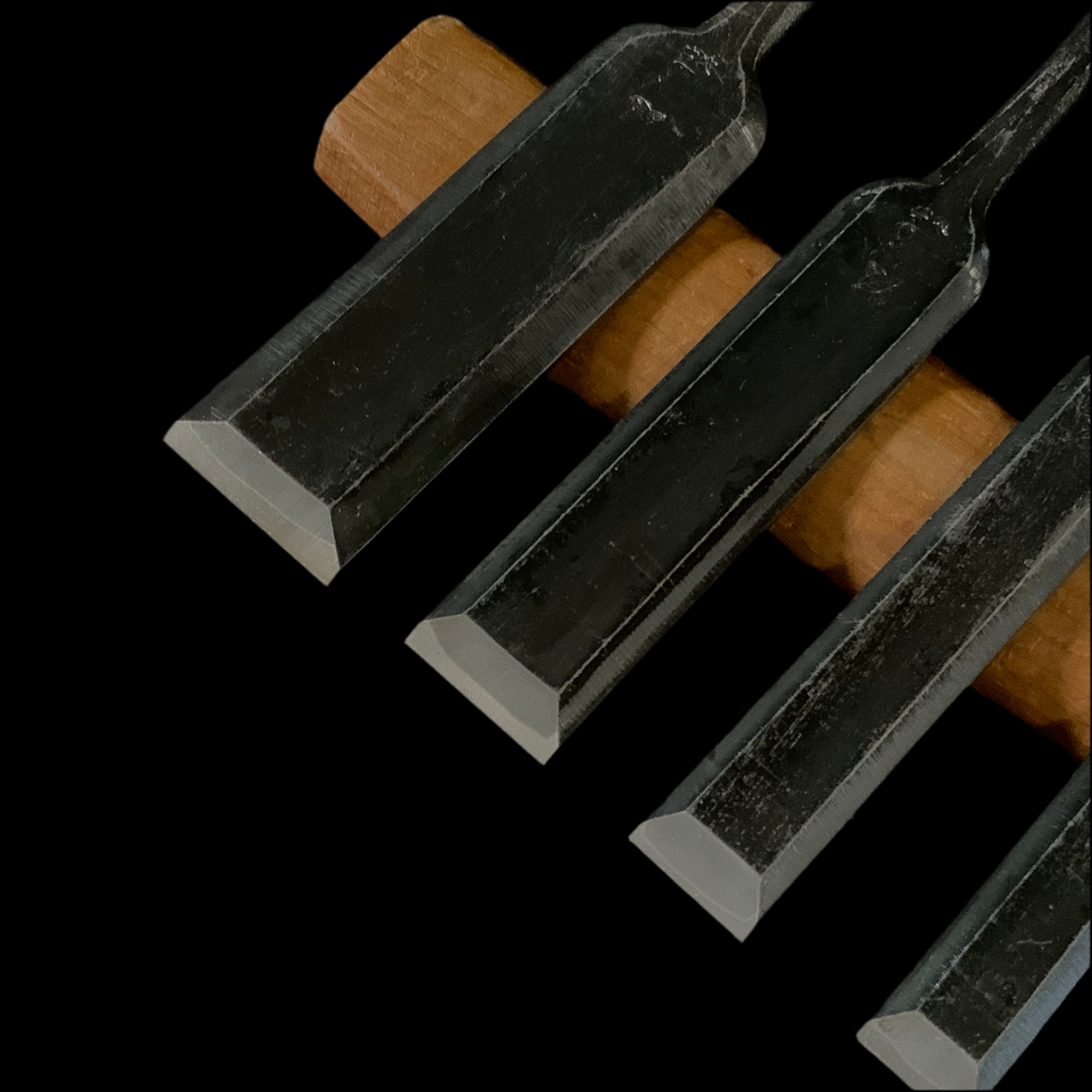 宗家大内 面取薄鑿 5本組   Ouchi Paring chisels Set (Usunomi) with white steel