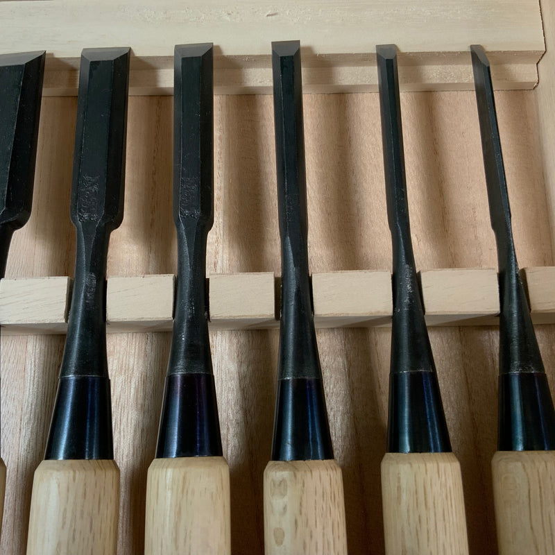 Ouchi Bench chisels set by Ouchi 4th generation 四代目大内俊明作 宗家大内 追入組鑿 桐箱付 Oirenomi