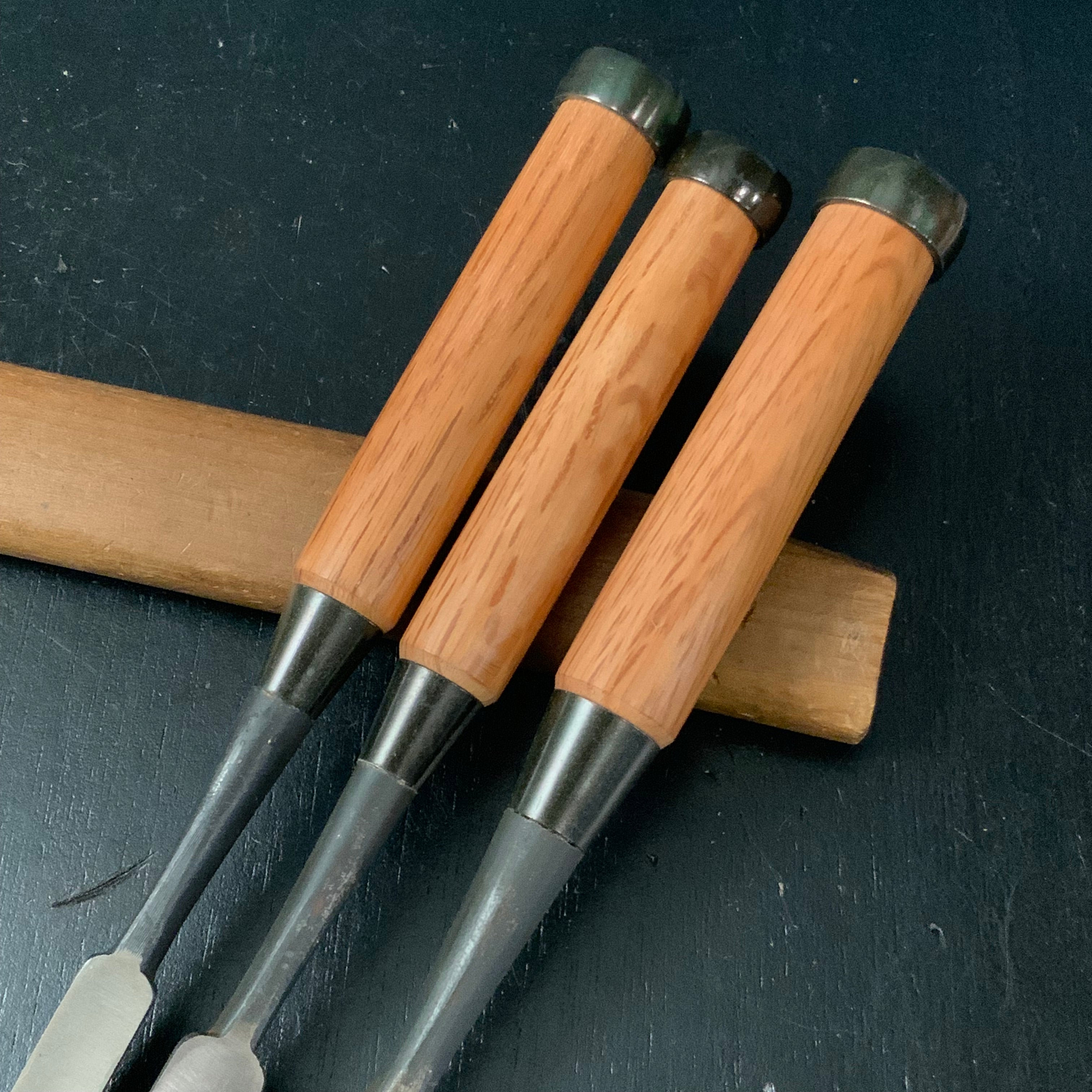 Old stock Hidari Hisasaku Dovetail Bench chisels Shinogi Oirenomi   掘出し物 左久作 鎬追入鎬（シノギ）