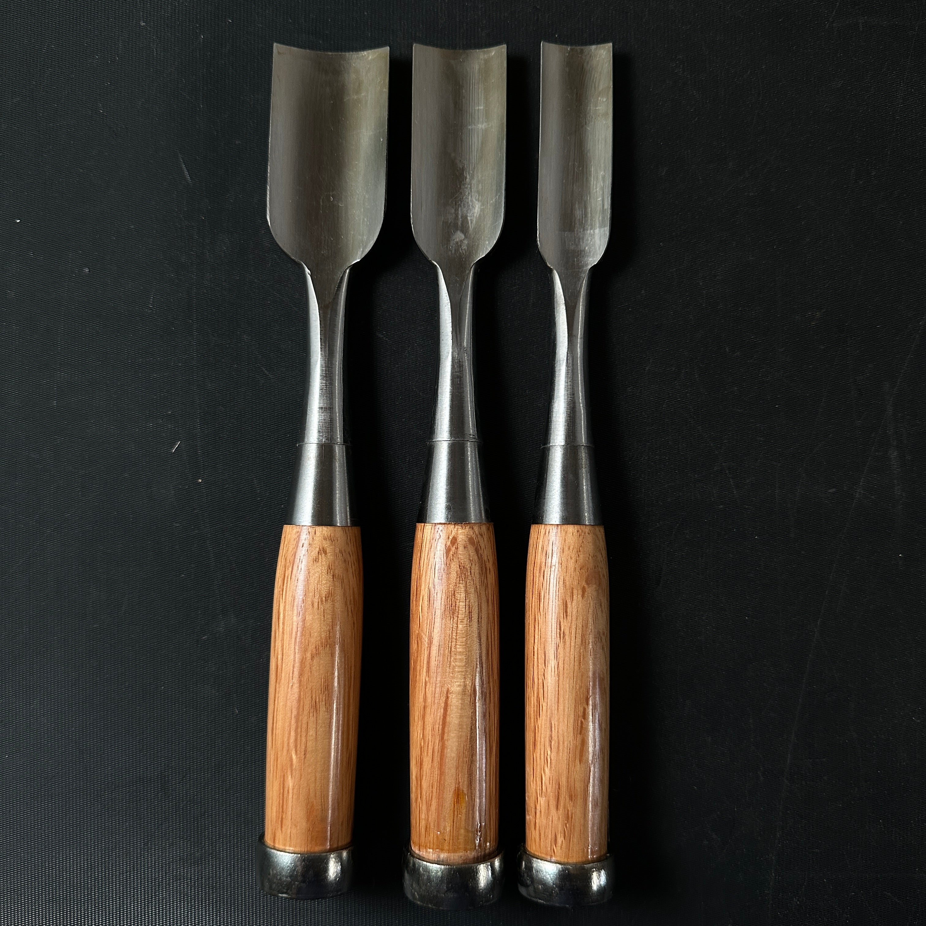 Old Stock Kuniaki Uchimaru chisels ______ 掘出し物  國明作 内丸鑿 18 /24/ 30mm