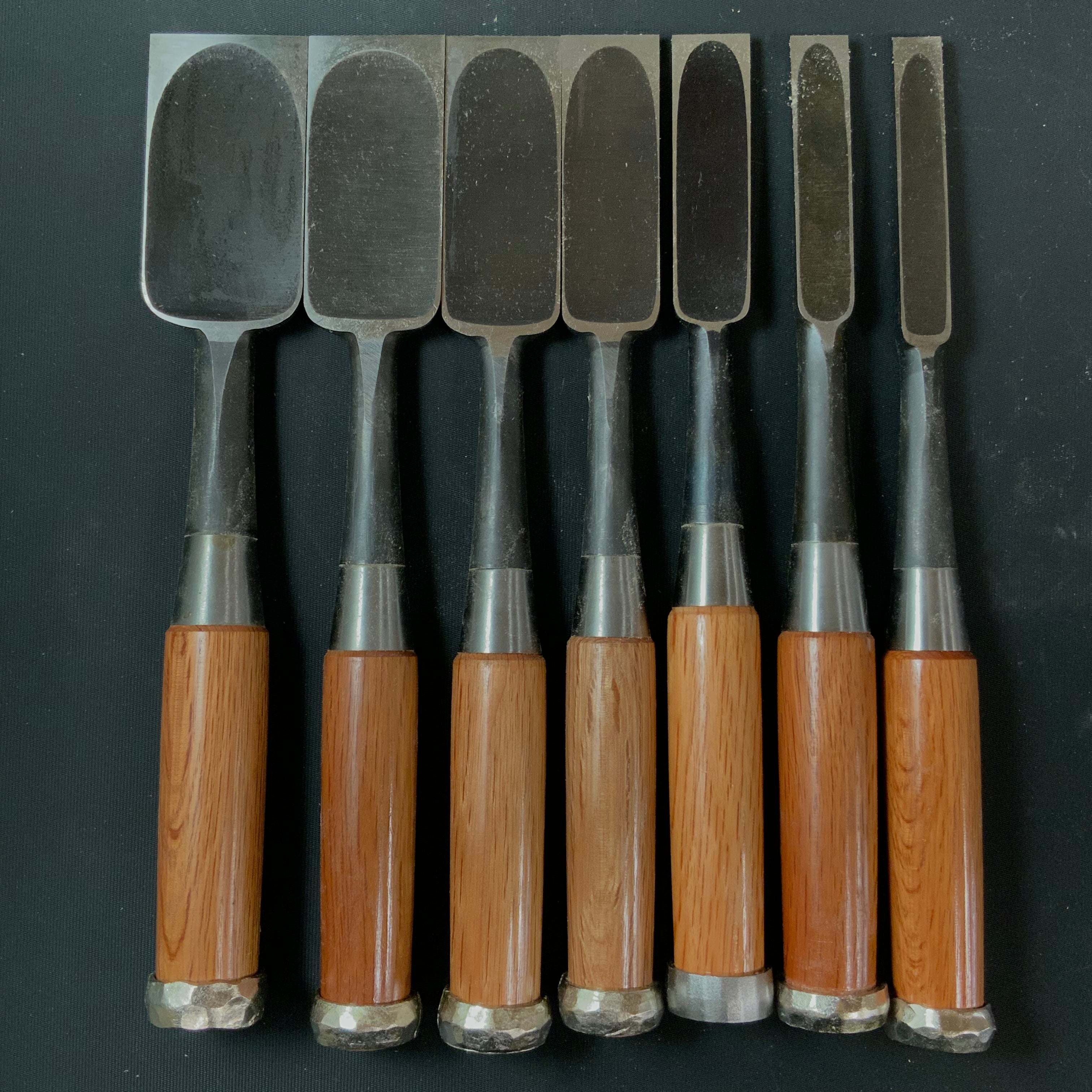 Koshitaka Timber chisels set with White Steel  越孝  厚鑿  七本組  Atsunomi
