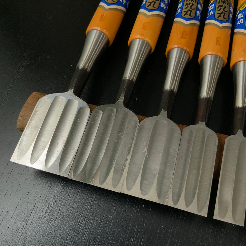 Kikuhiromaru Bench chisels set (Oirenomi,Yotsuura) with wooden box 菊弘丸 追入組鑿 四つ裏 桐箱付