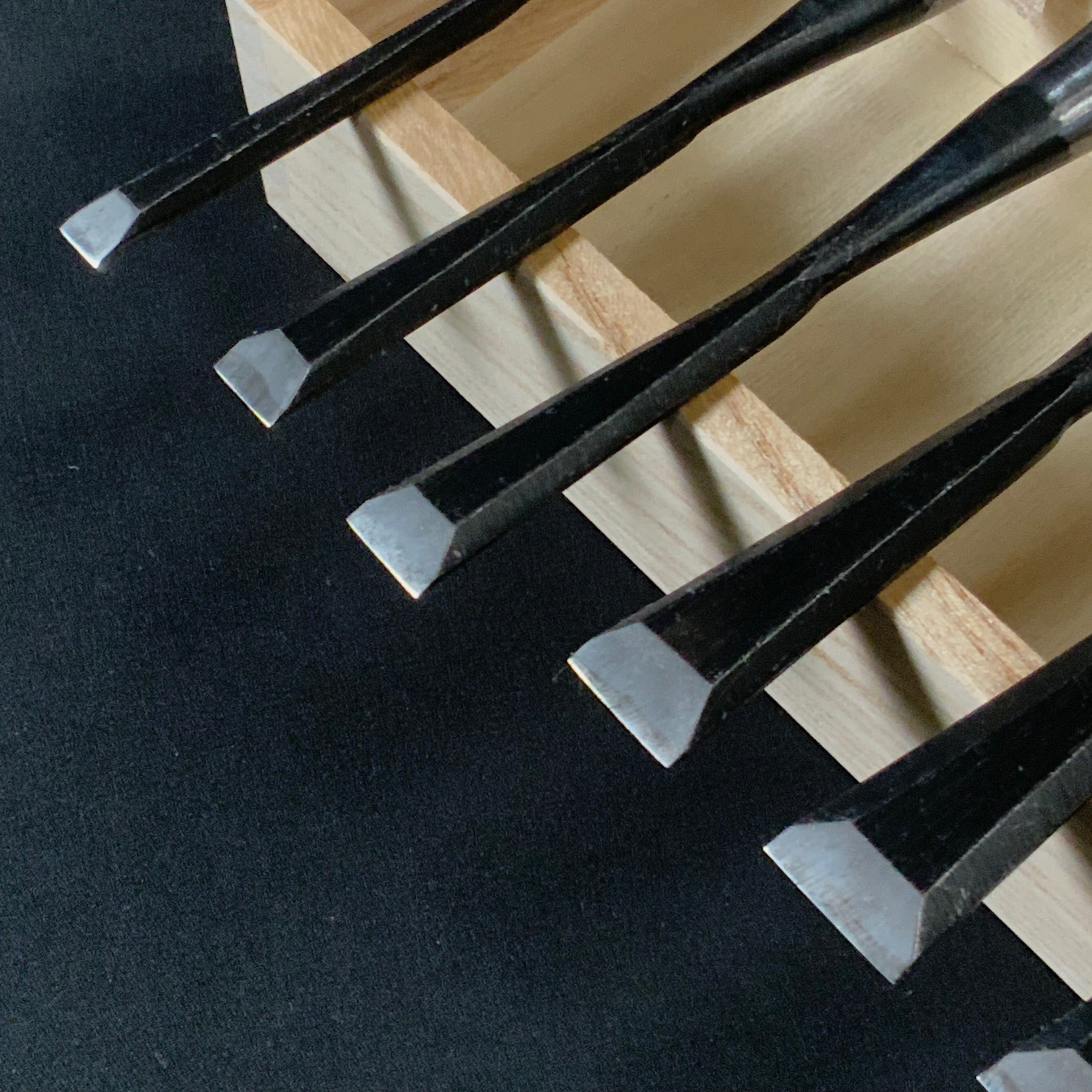 Seigen FishTail chisels set (Bachi chisels)  清玄作 バチ組鑿  (フィッシュテール）７本組