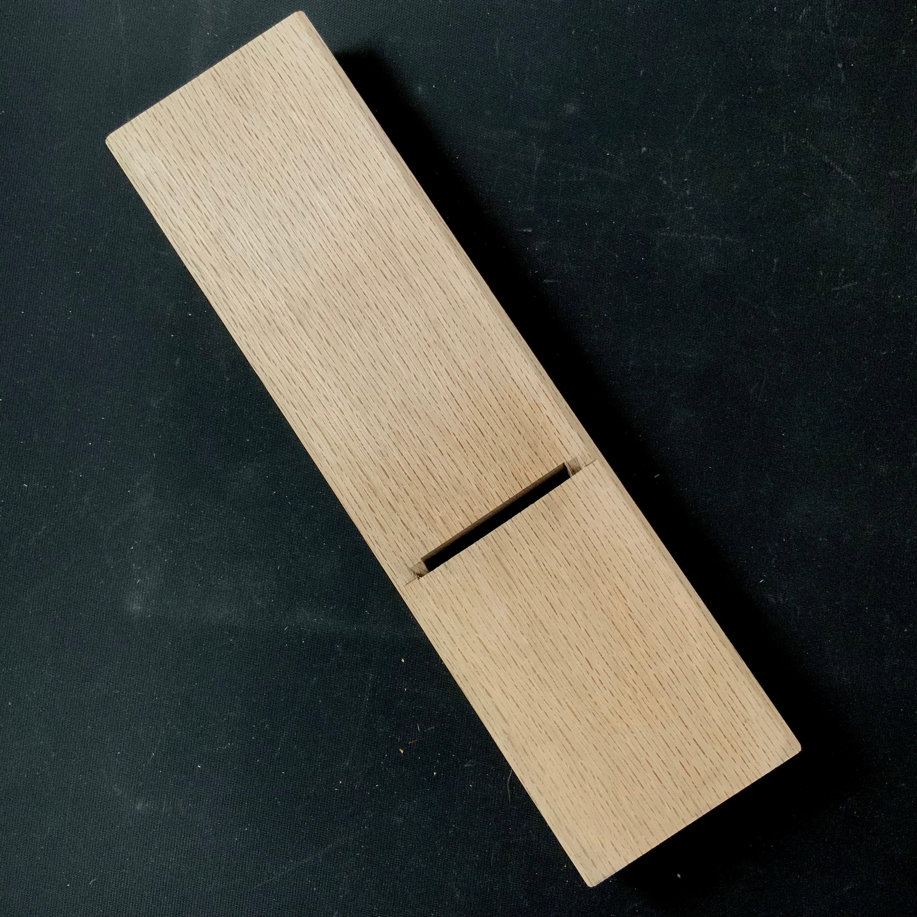 Old stock Metoki Smoothing Plane (Kanna) by Kiyotsugu Toushichi  掘出し物  猪上清次作  目辰  仕上げ鉋  65mm