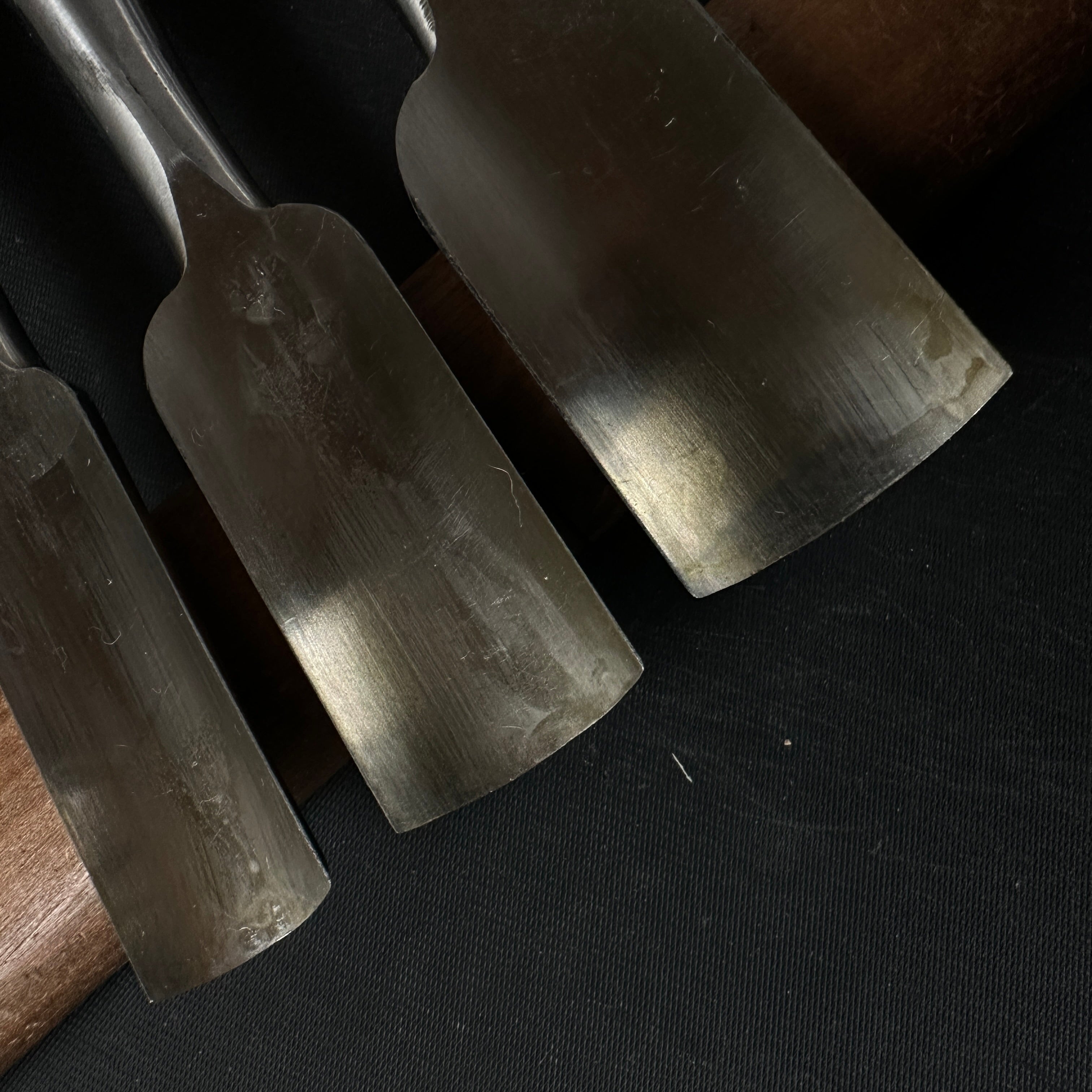 Old Stock Kuniaki Uchimaru chisels ______ 掘出し物  國明作 内丸鑿 18 /24/ 30mm