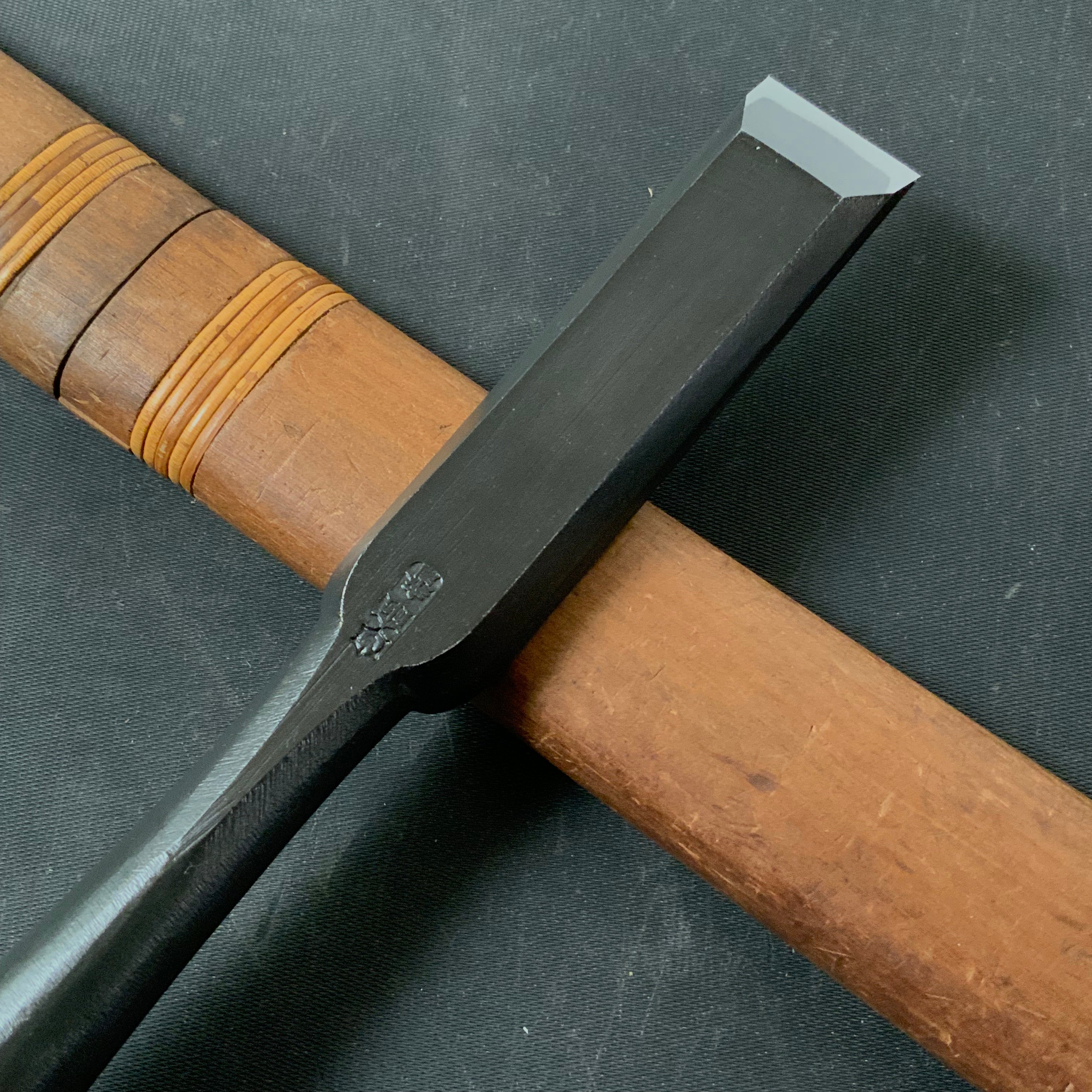 Tasai Timber chisels (Tatakinomi) with blue steel  田斎 黒仕上げ 叩鑿 24mm