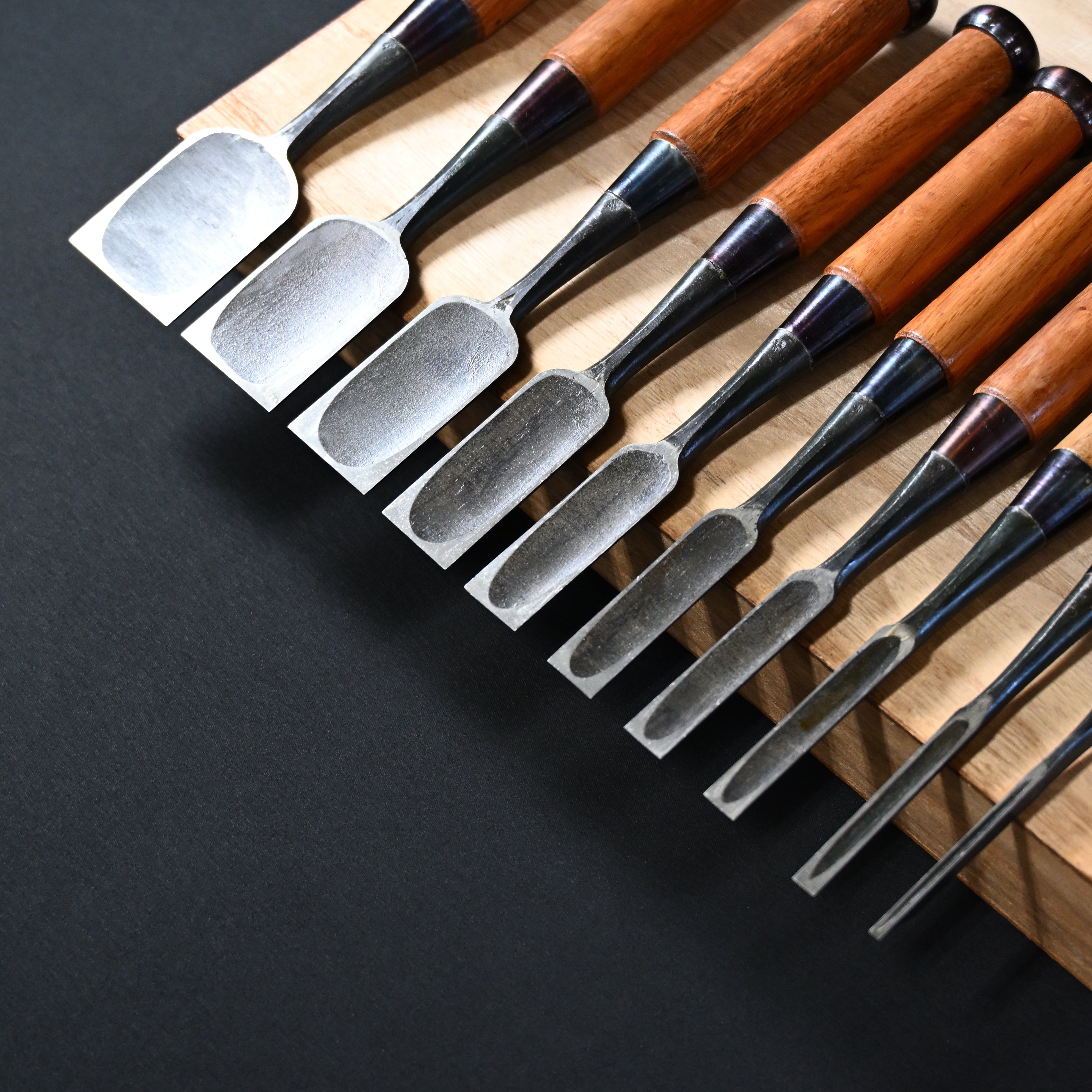 掘出し物 孝弘 面取追入組鑿 赤樫柄 #2 Old Stock Takahiro Bench